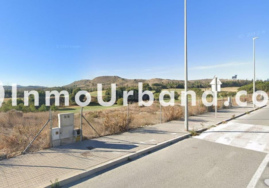 PARCELA URBANA EN VENTA € EN ALENDA GOLF EN 1ªLÍNEA. - foto 2