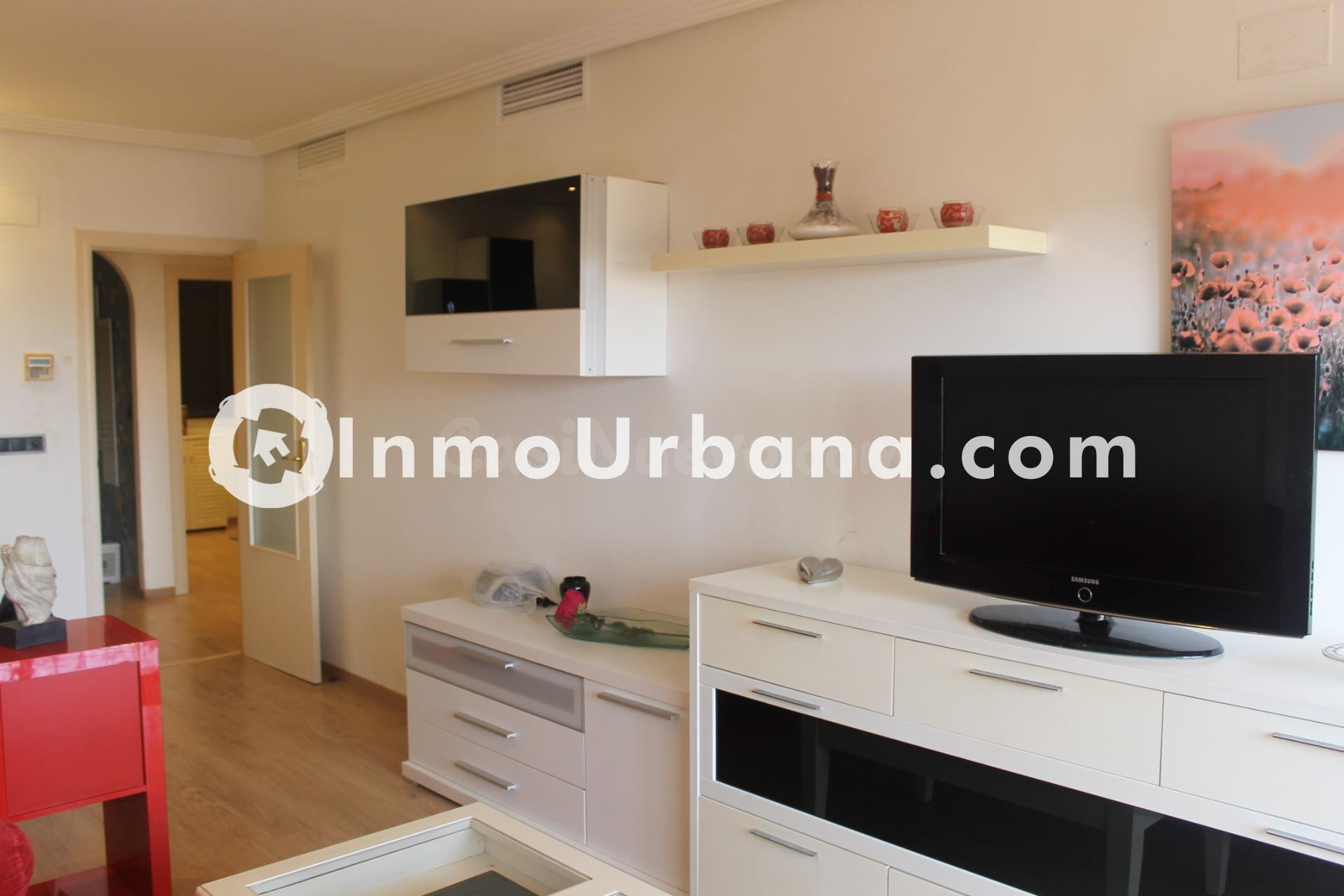 APARTAMENTO CON TERRAZA DOS HAB. URBANIZACION CON PISCINA - foto 2