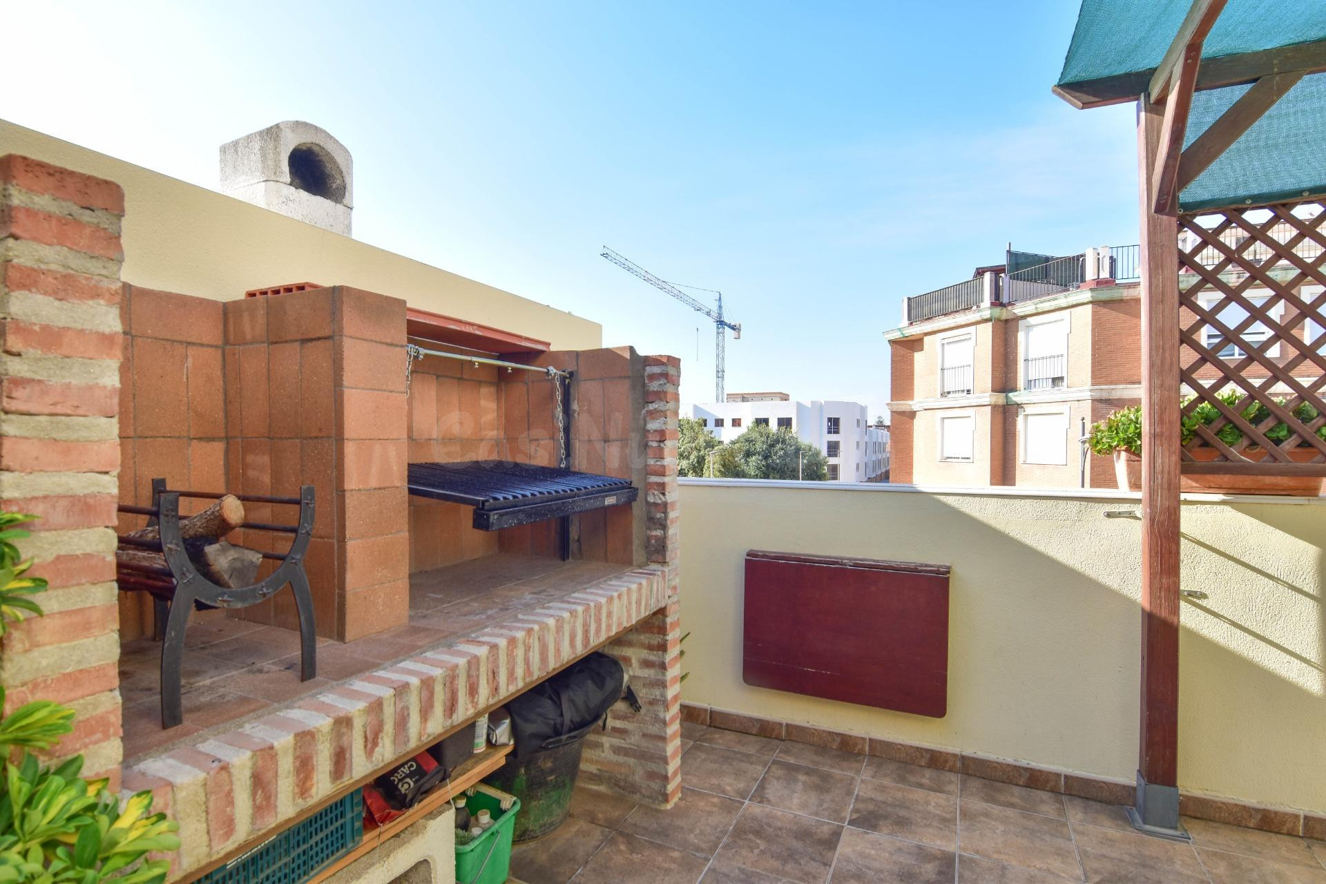 MAGNÍFICO ADOSADO A LA VENTA EN TAVERNES BLANQUES - foto 2