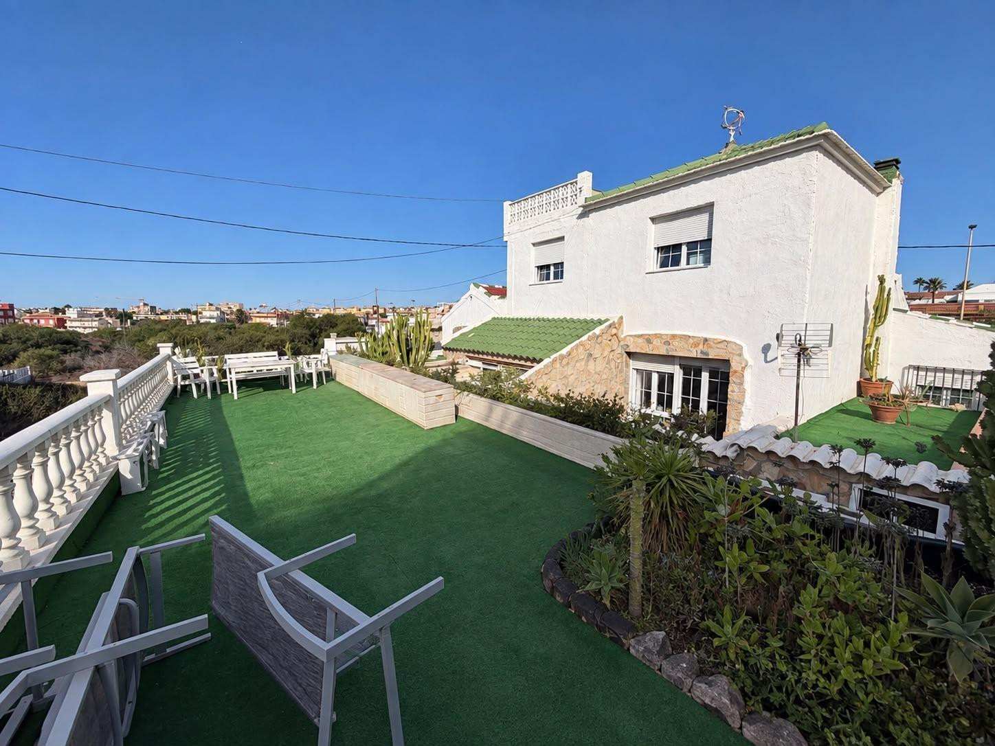 Impresionante propiedad con gran potencial e inversión en Torrevieja (Cerca del mar)
