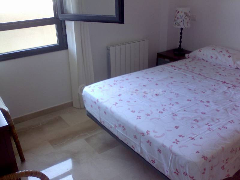 Ático 3 dormitorios, 2 baños y 2 garajes en El Campello - foto 4
