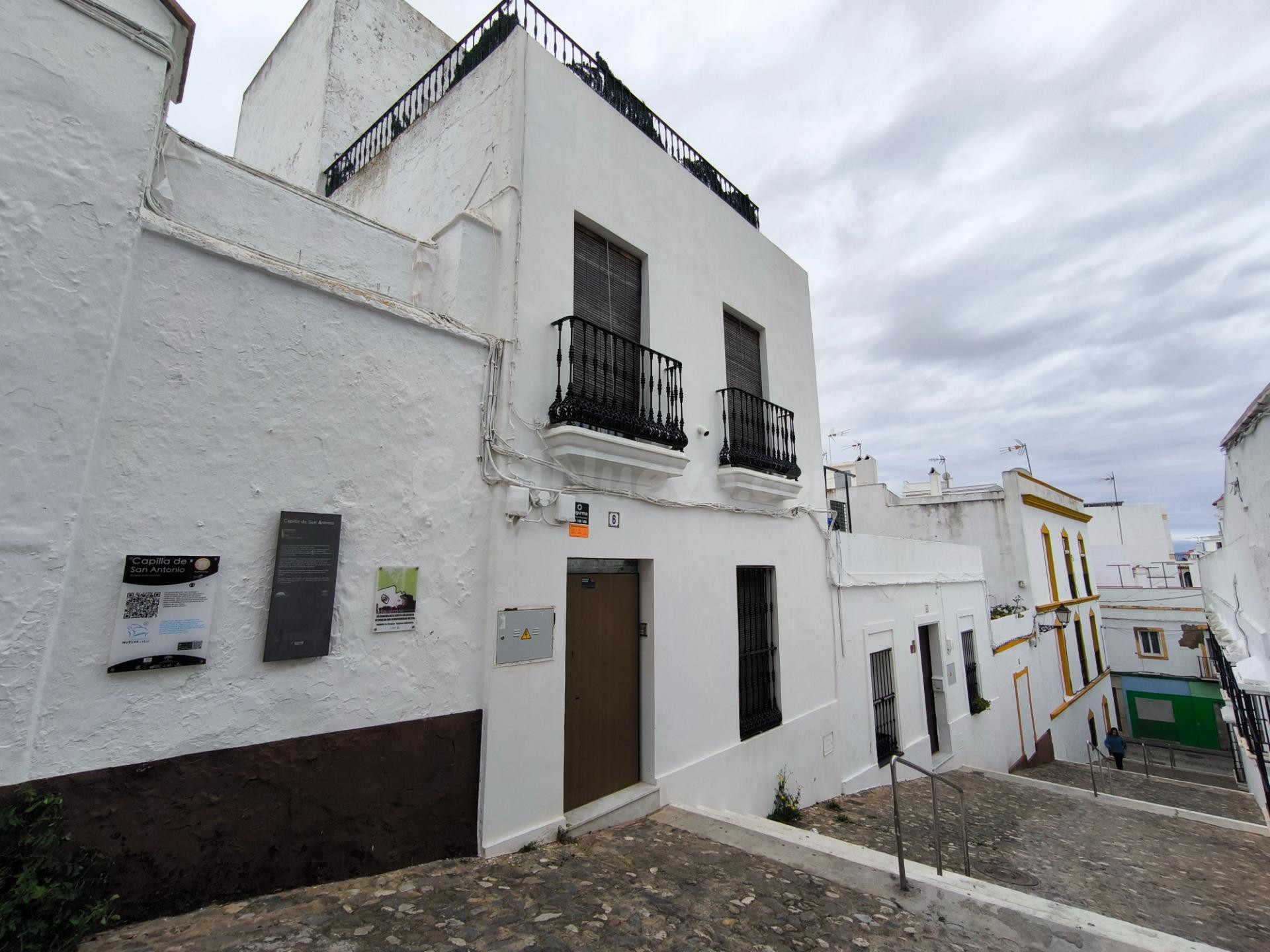 Casa de pueblo de 177 m2 con carácter en el centro de Ayamon - foto 4