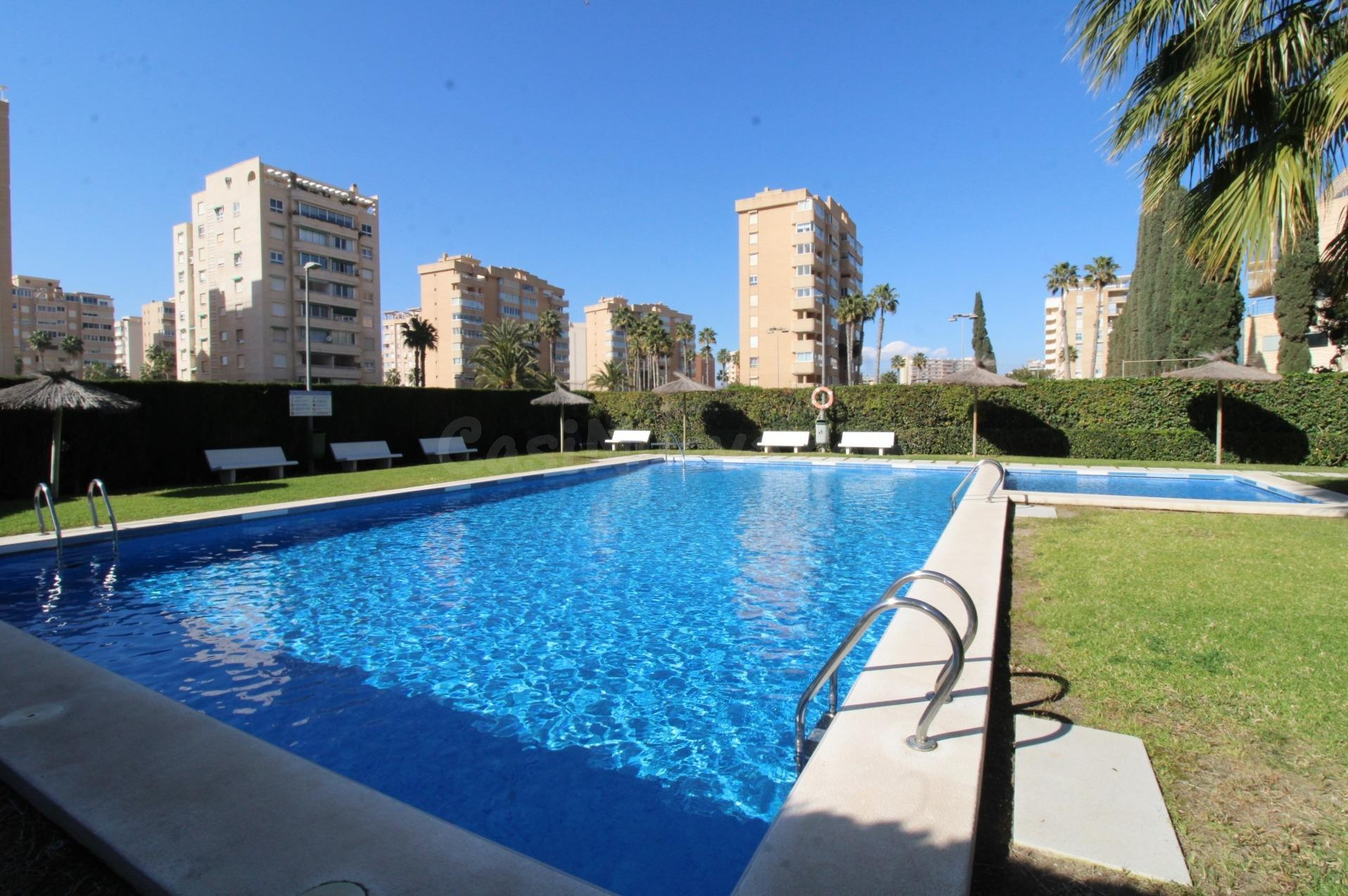 Exclusivo ático en Playa de San Juan – Lujo, amplitud y vist - foto 5