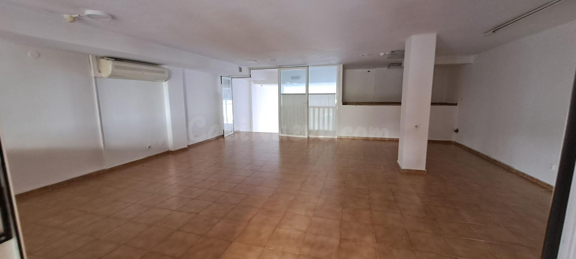 Amplio Local Comercial en el Corazón de San Juan Alicante - foto 3