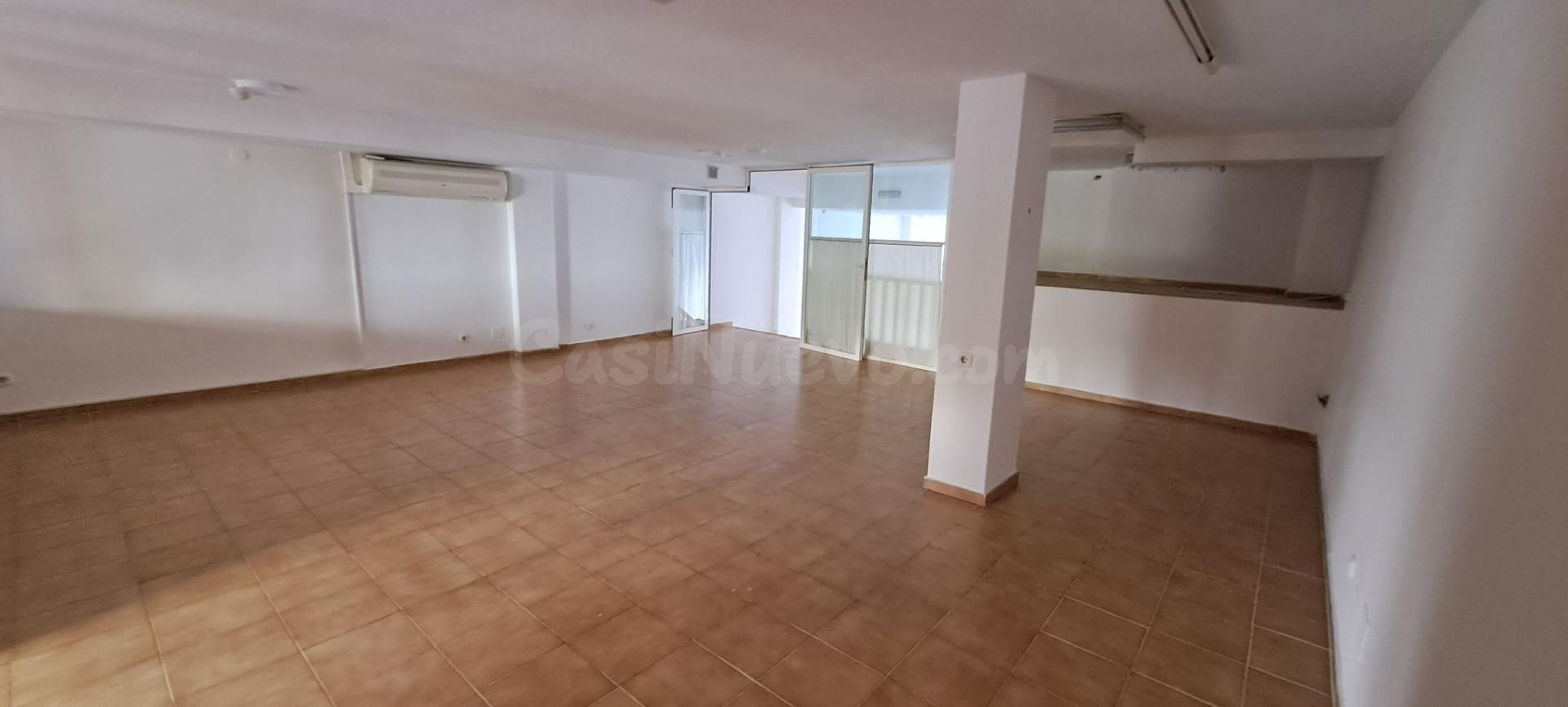 Amplio Local Comercial en el Corazón de San Juan Alicante - foto 4
