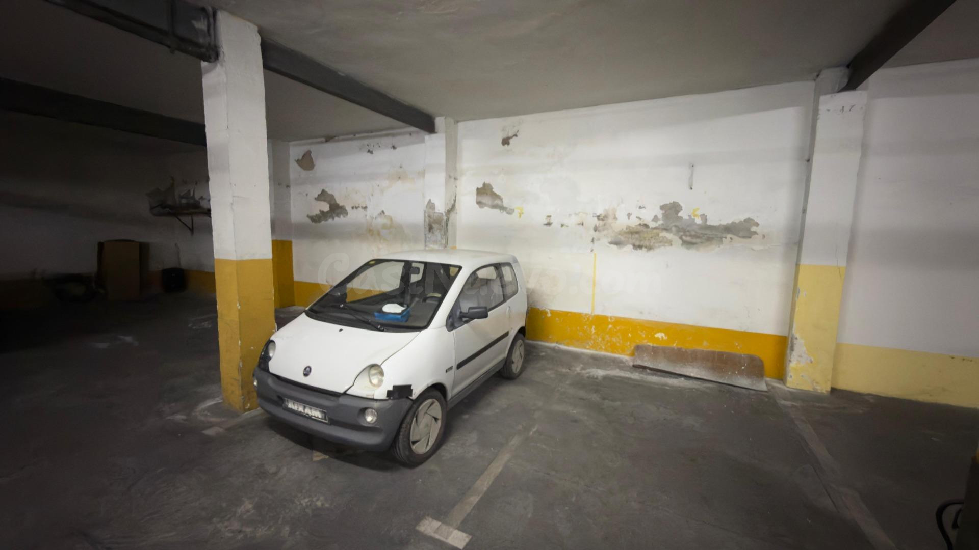 ¡Oportunidad Única! Plaza de Garaje en Avenida Alcoy