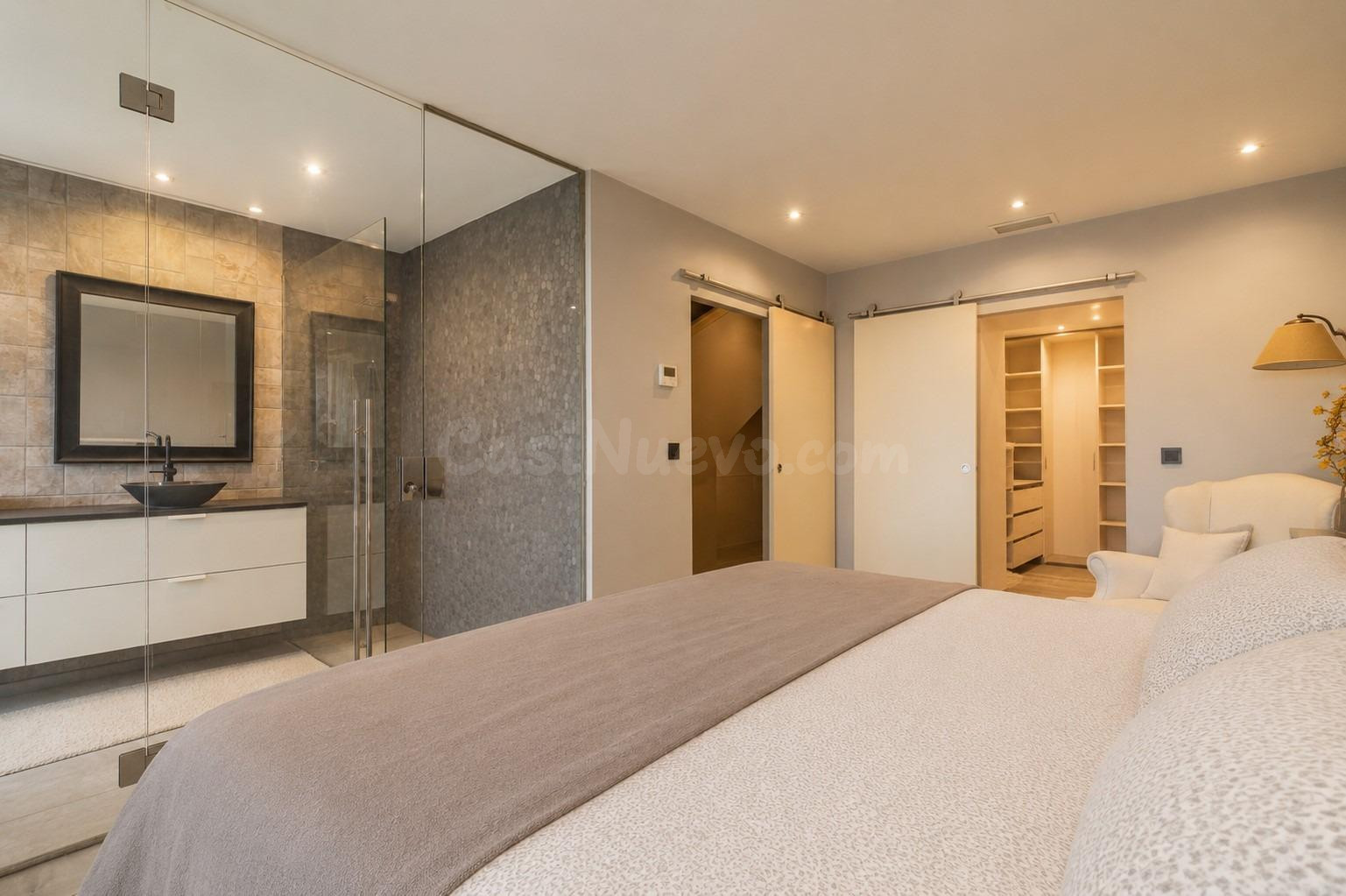 FANTASTICO BUNGALOW A SOLO 150 METROS DE LA PLANTA DE ARENAL - foto 4