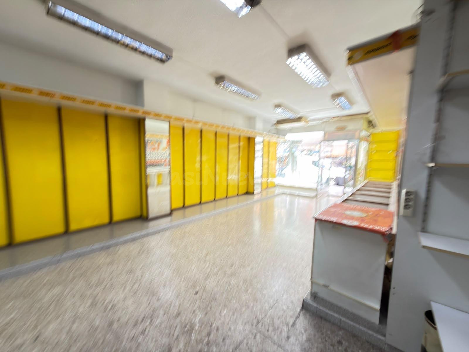 Local de 340 m2 en Pablo Iglesias, junto al centro de salud. - foto 5
