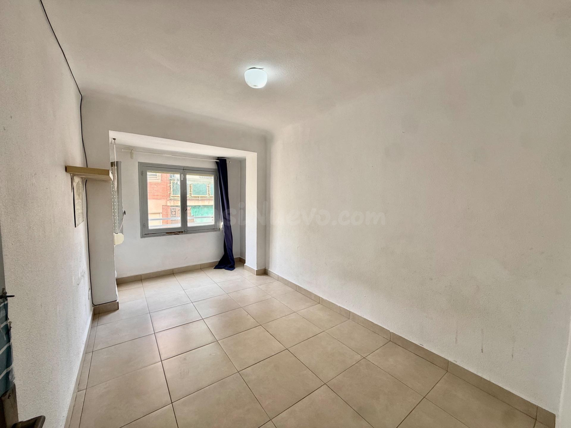 Piso Semirreformado en Campoamor - foto 2