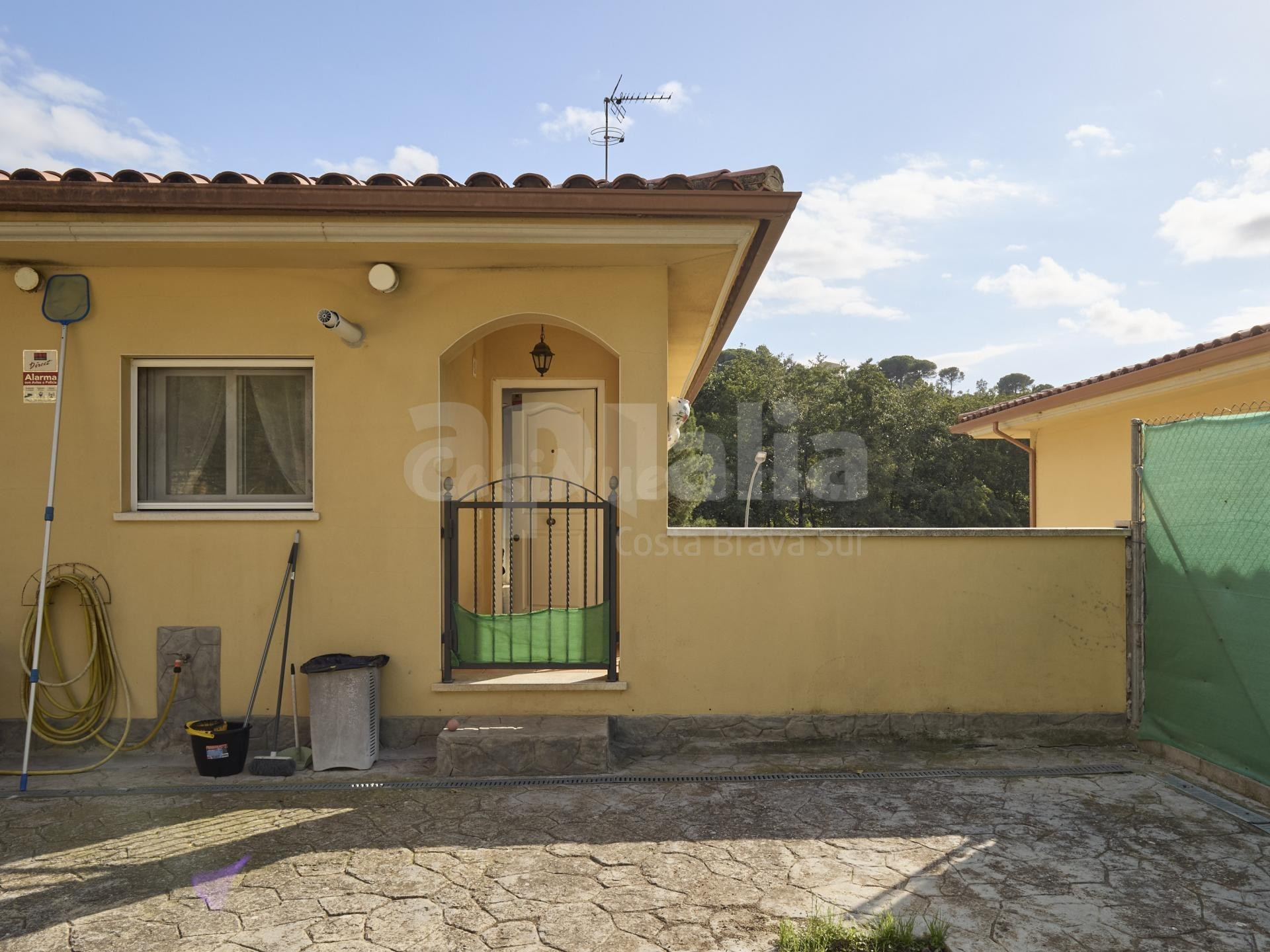 Encantadora Casa-Chalet Familiar en Lloret de Mar con Piscin - foto 3