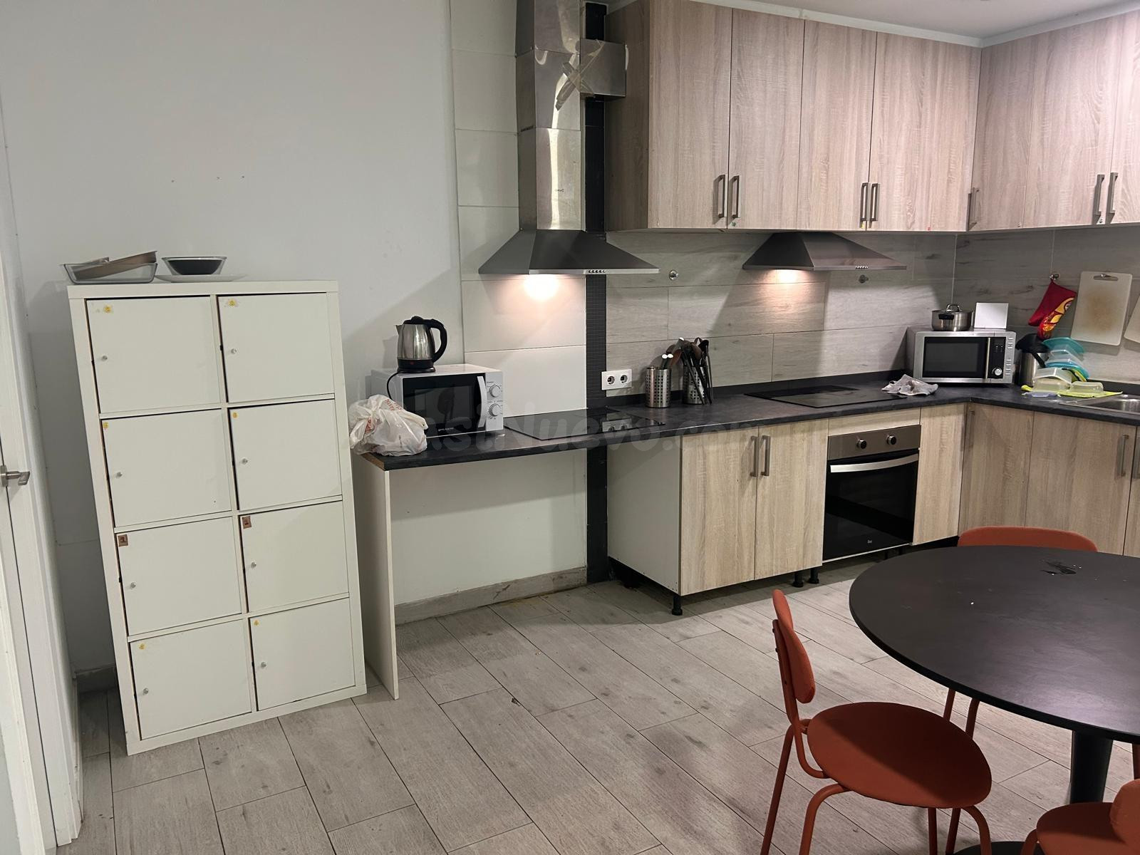 Oportunidad de Inversión en Barcelona: Local Comercial y Viv - foto 4