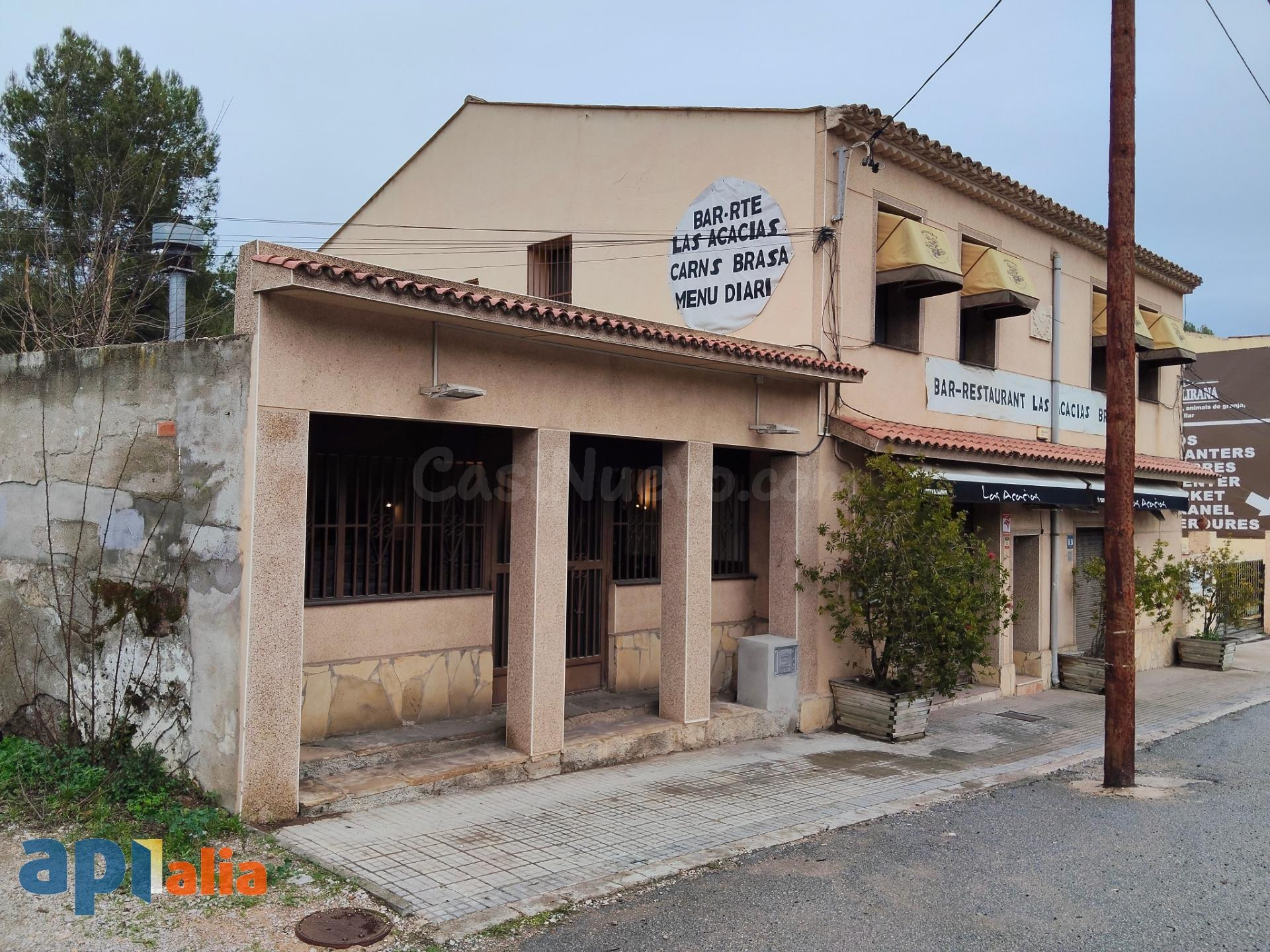 Masía para reformar en Vallirana - Oportunidad de Inversión