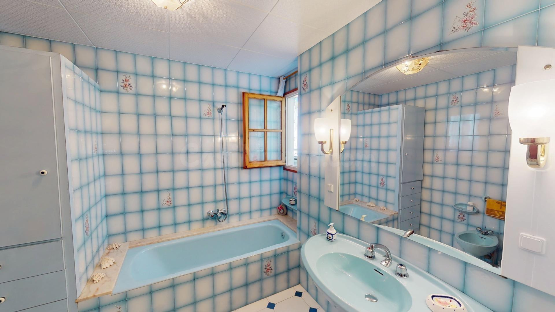 Exclusiva vivienda de unifamiliar de 248m2 en Zona Alta de V - foto 4