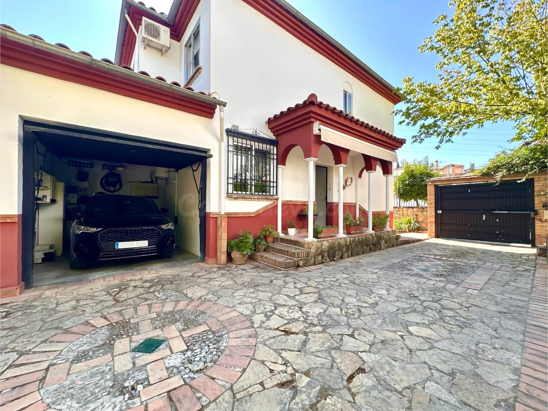 Precioso chalet pareado de estilo mediterráneo - foto 4