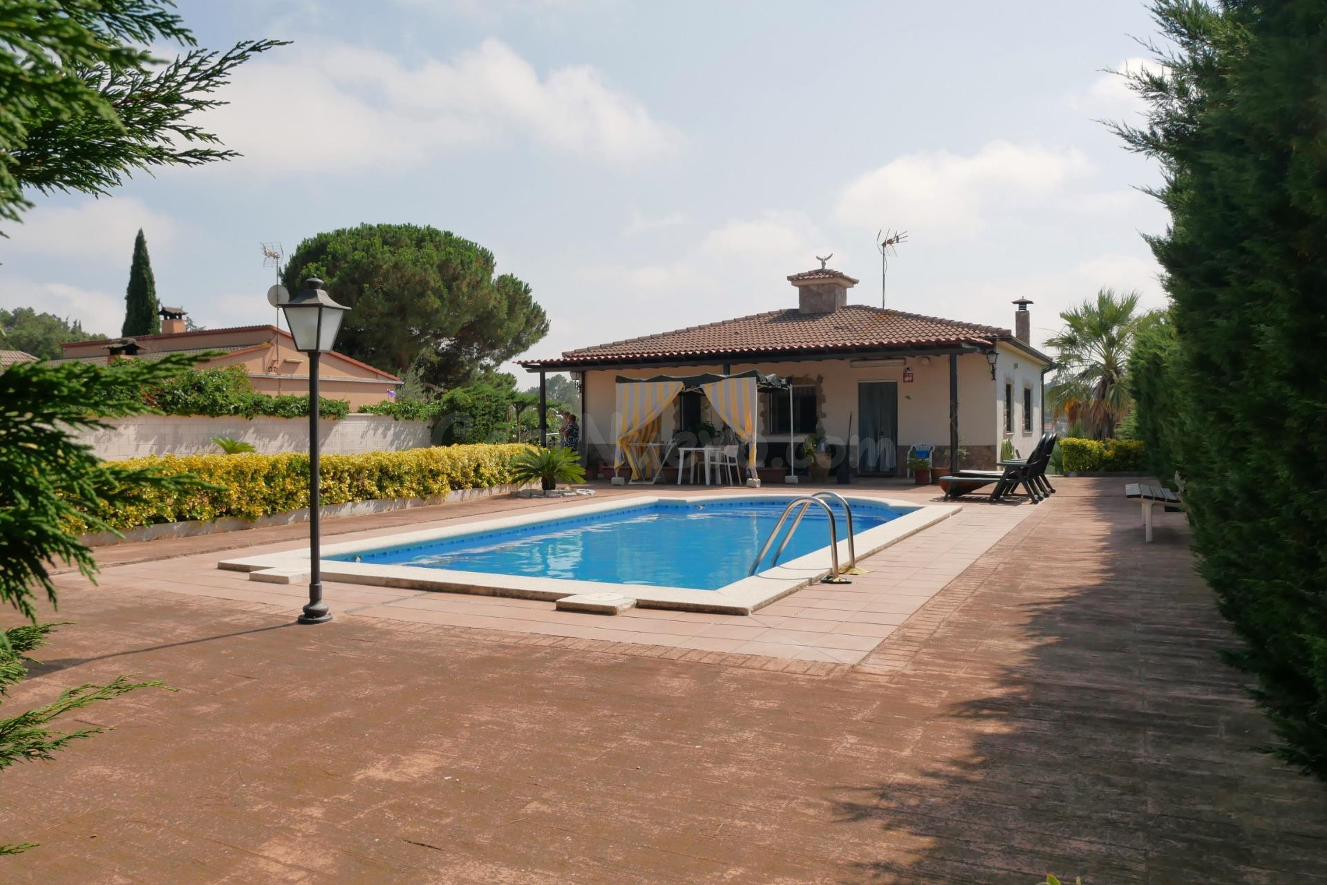 Encantadora casa con Piscina en Lloret Residencial por 299.0 - foto 3