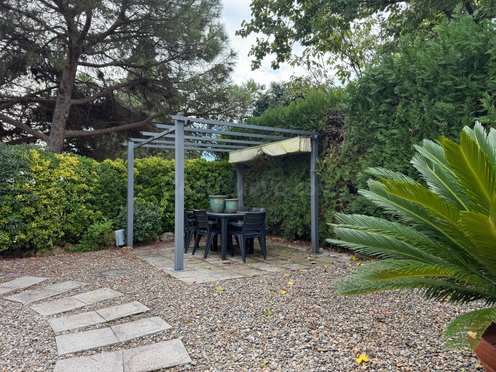 Encantadora casa de una sola planta con jardin, dos habitaci - foto 5