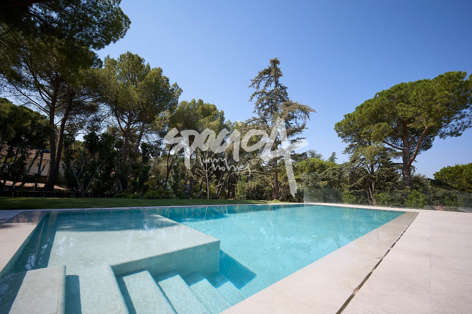 Villa de lujo en venta en Boadilla con piscina privada - foto 3