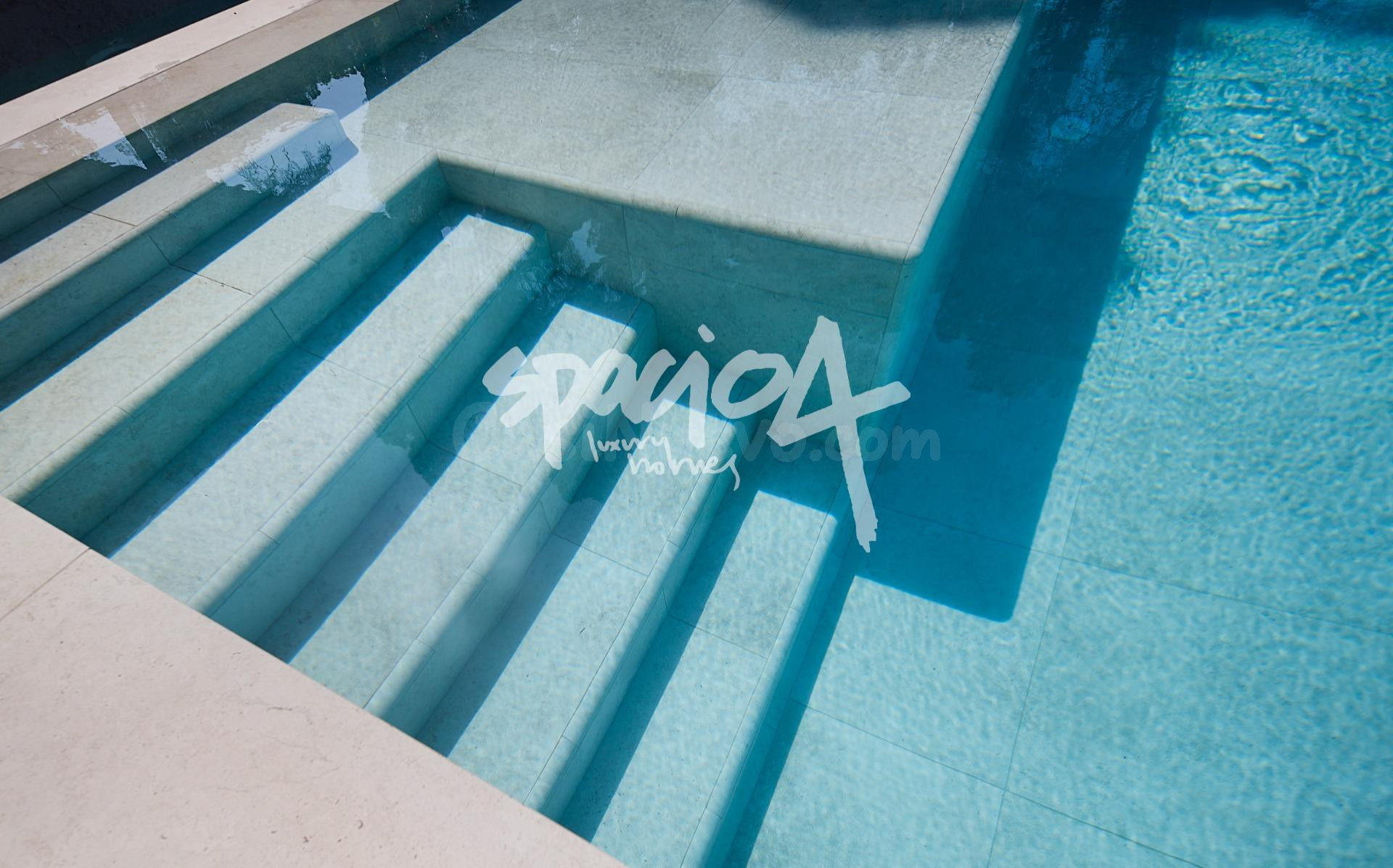 Villa de lujo en venta en Boadilla con piscina privada - foto 4