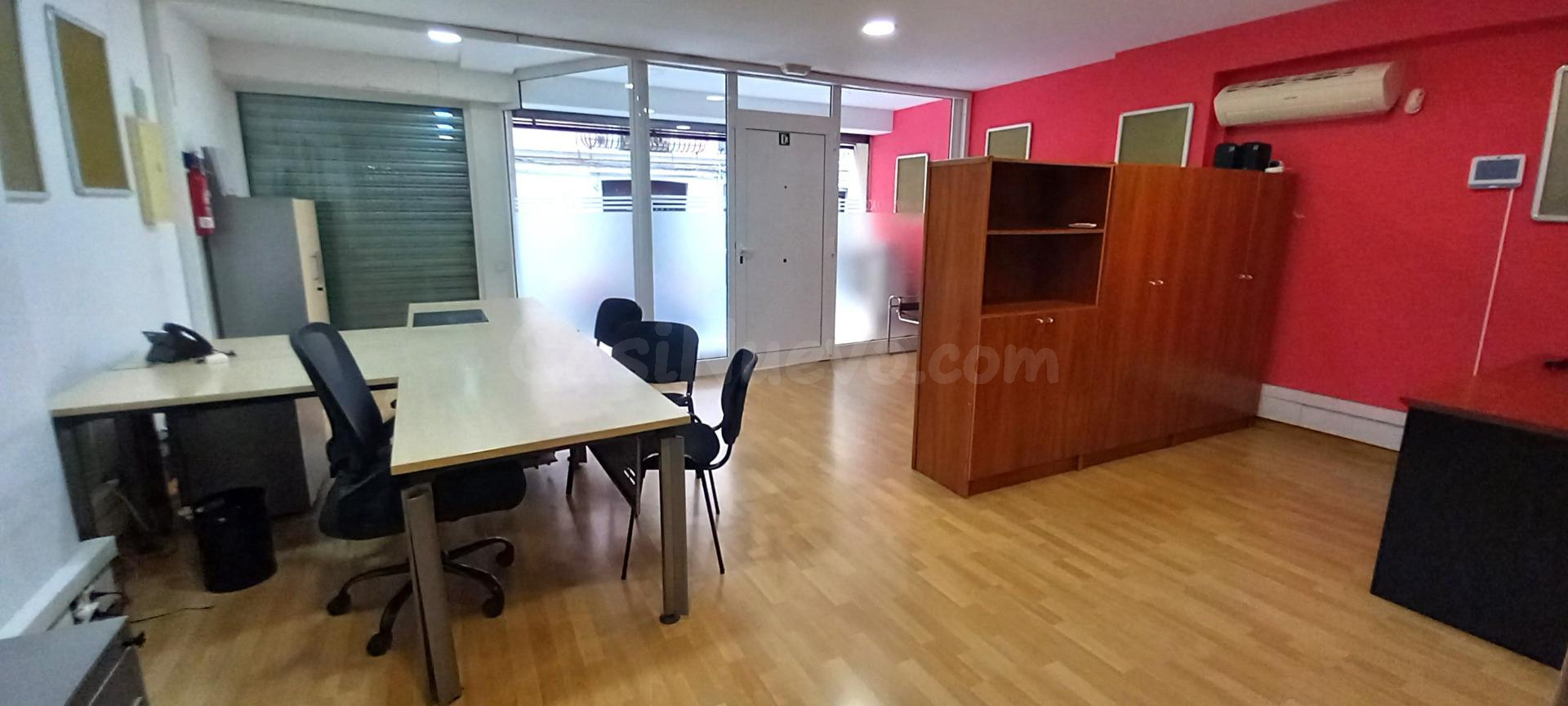 LOCAL DE 125m2 EN SANTS - foto 2