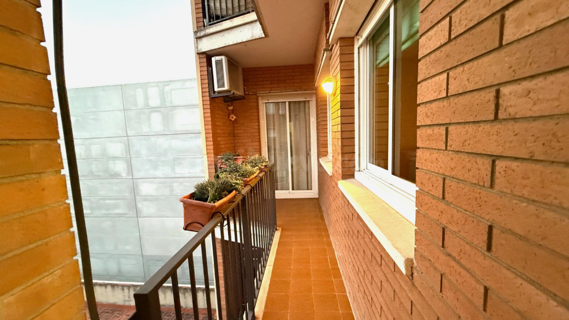 PISO DE 100m2 CON BALCON - foto 4