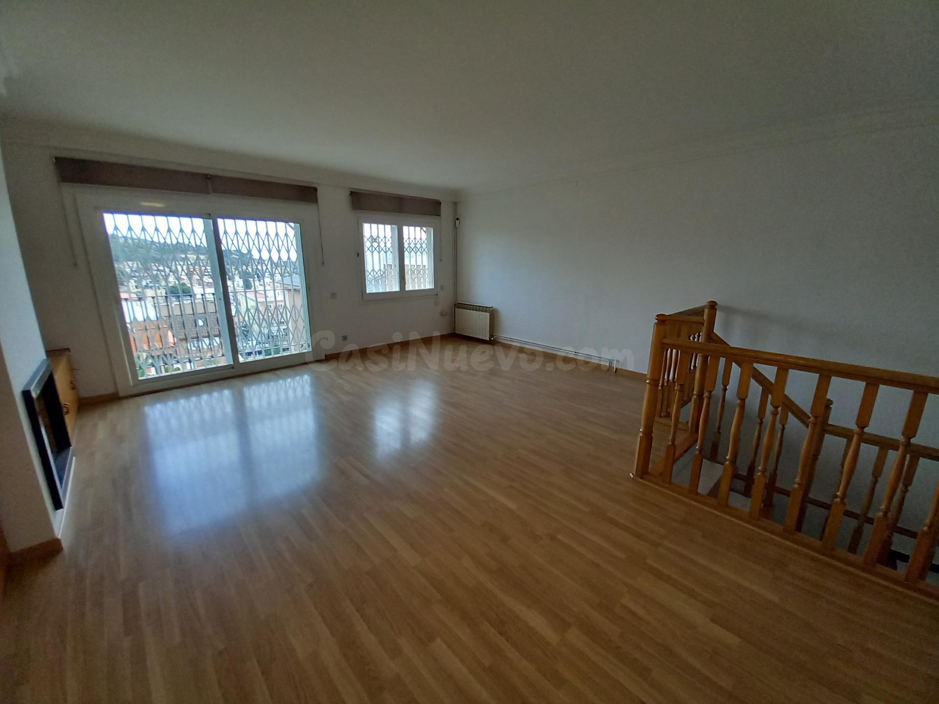 CASA CON TERRAZA DE 60m2 Y PATIO