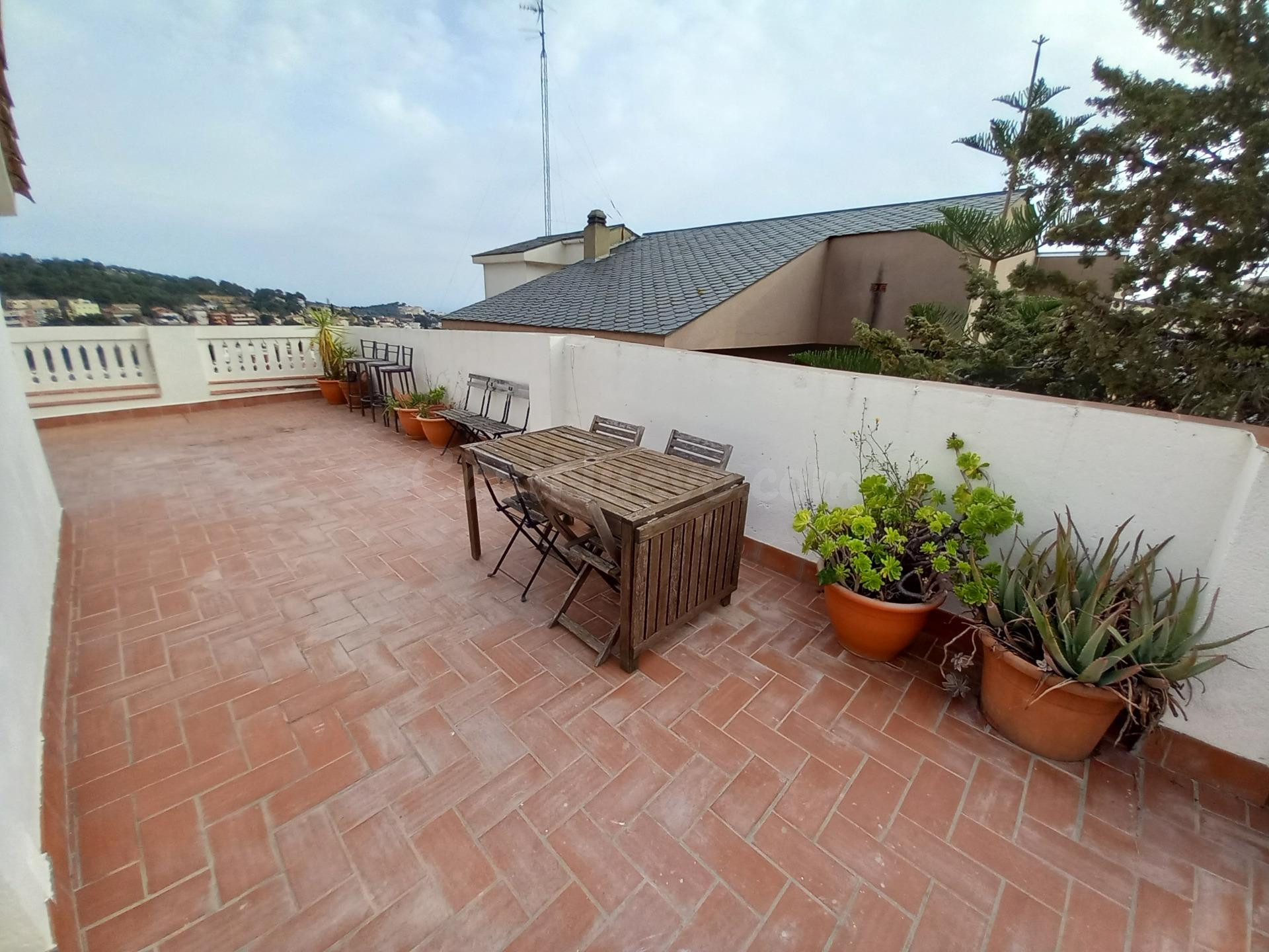 CASA CON TERRAZA DE 60m2 Y PATIO - foto 5