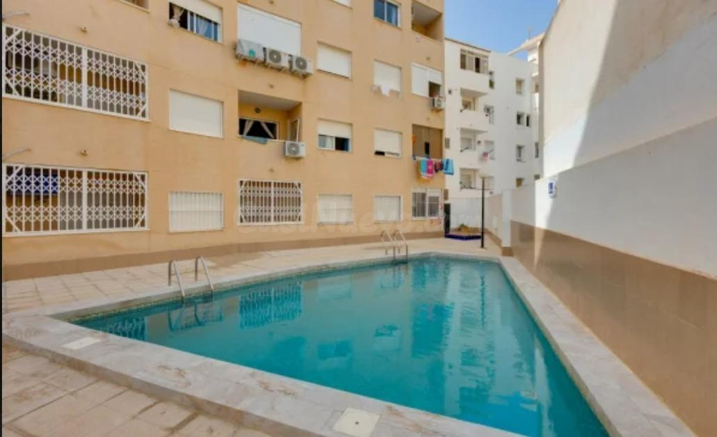 APARTAMENTO EN TORREVIEJA DE 2 DORMITORIOS 2 BAÑOS (PLAYA DE
