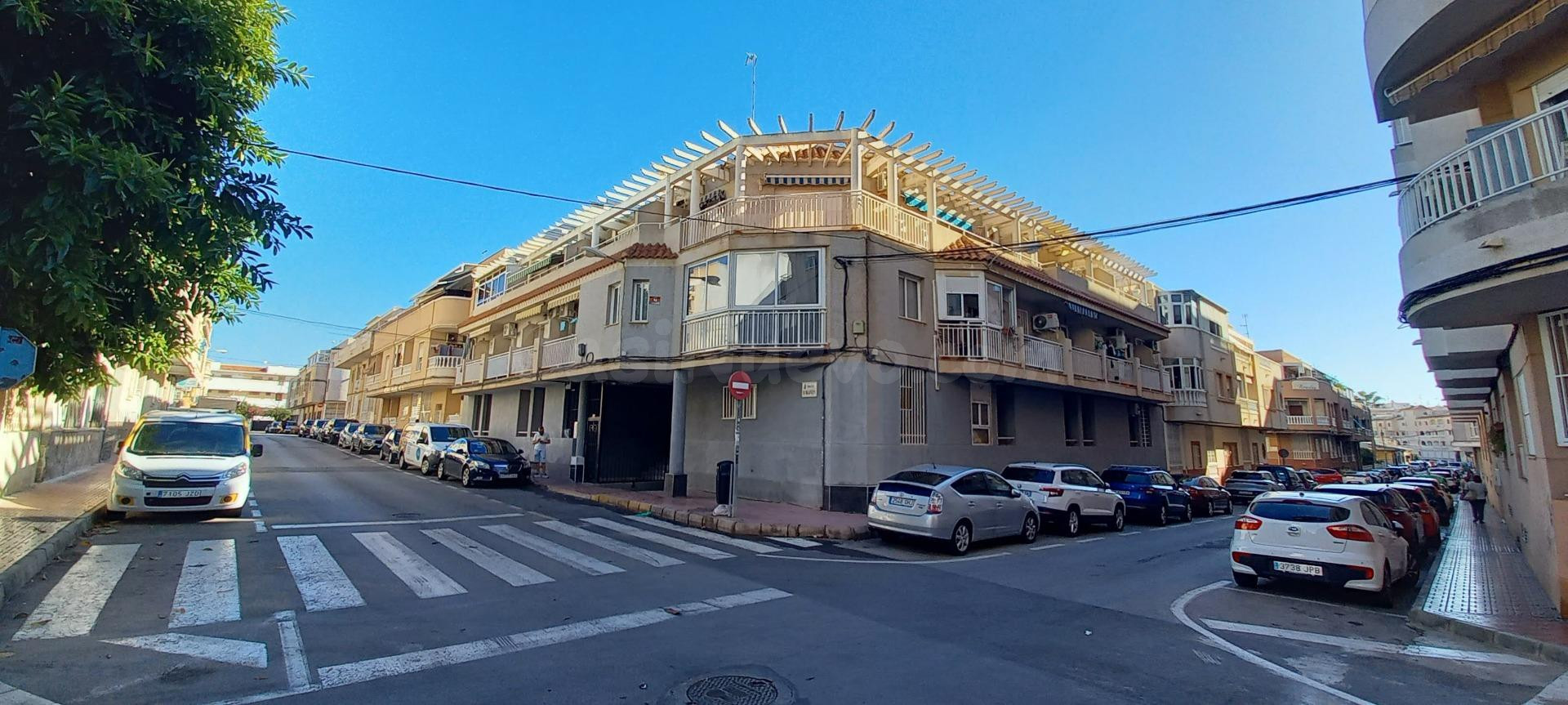 APARTAMENTO TIPO DUPLEX DE 1 DORMITORIO 1 BAÑO EN DOS PLANTA