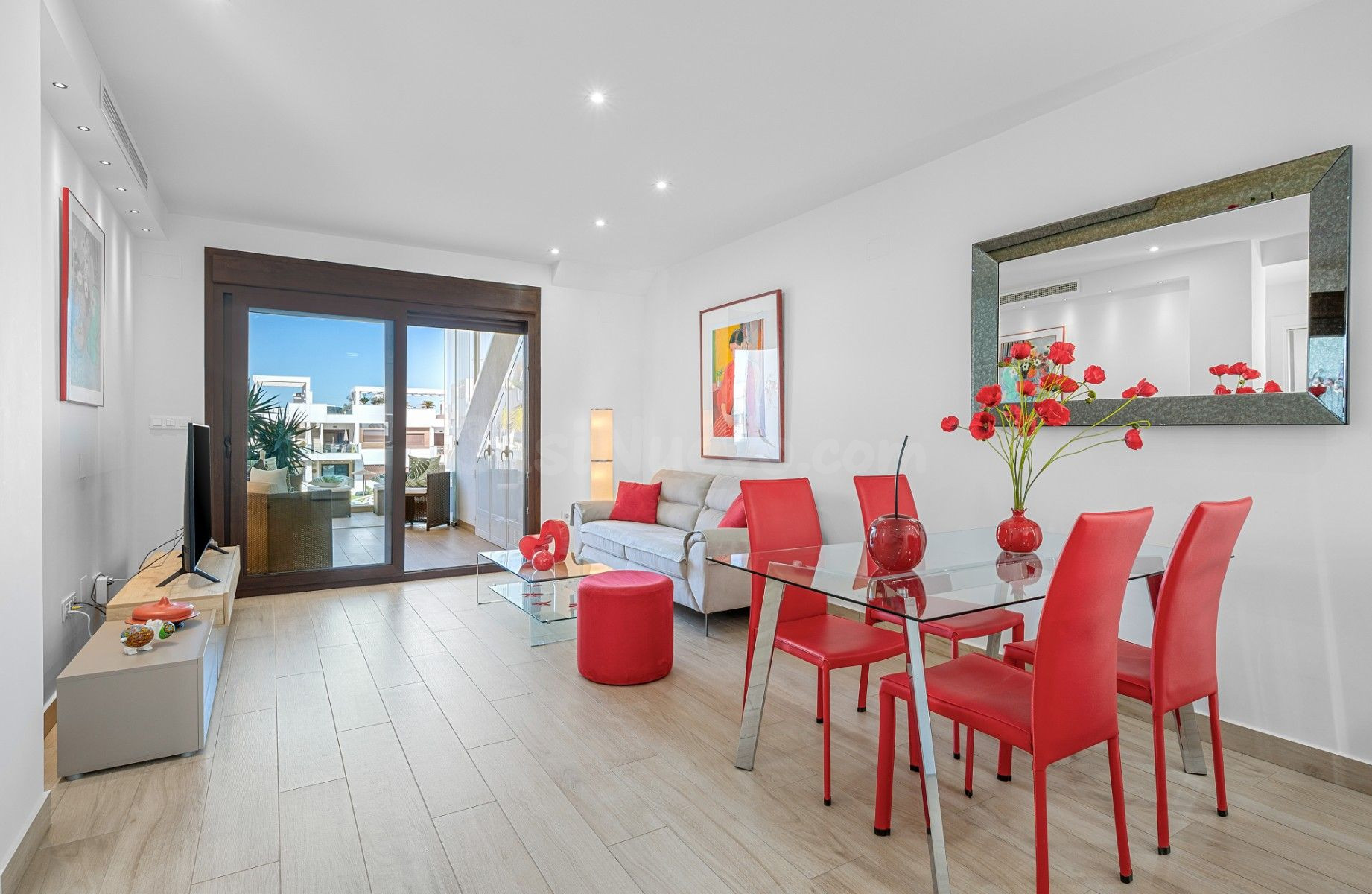 BUNGALOW DE 2 DORMITORIOS Y 2 BAÑOS EN LOS BALCONES (TORREVI - foto 2
