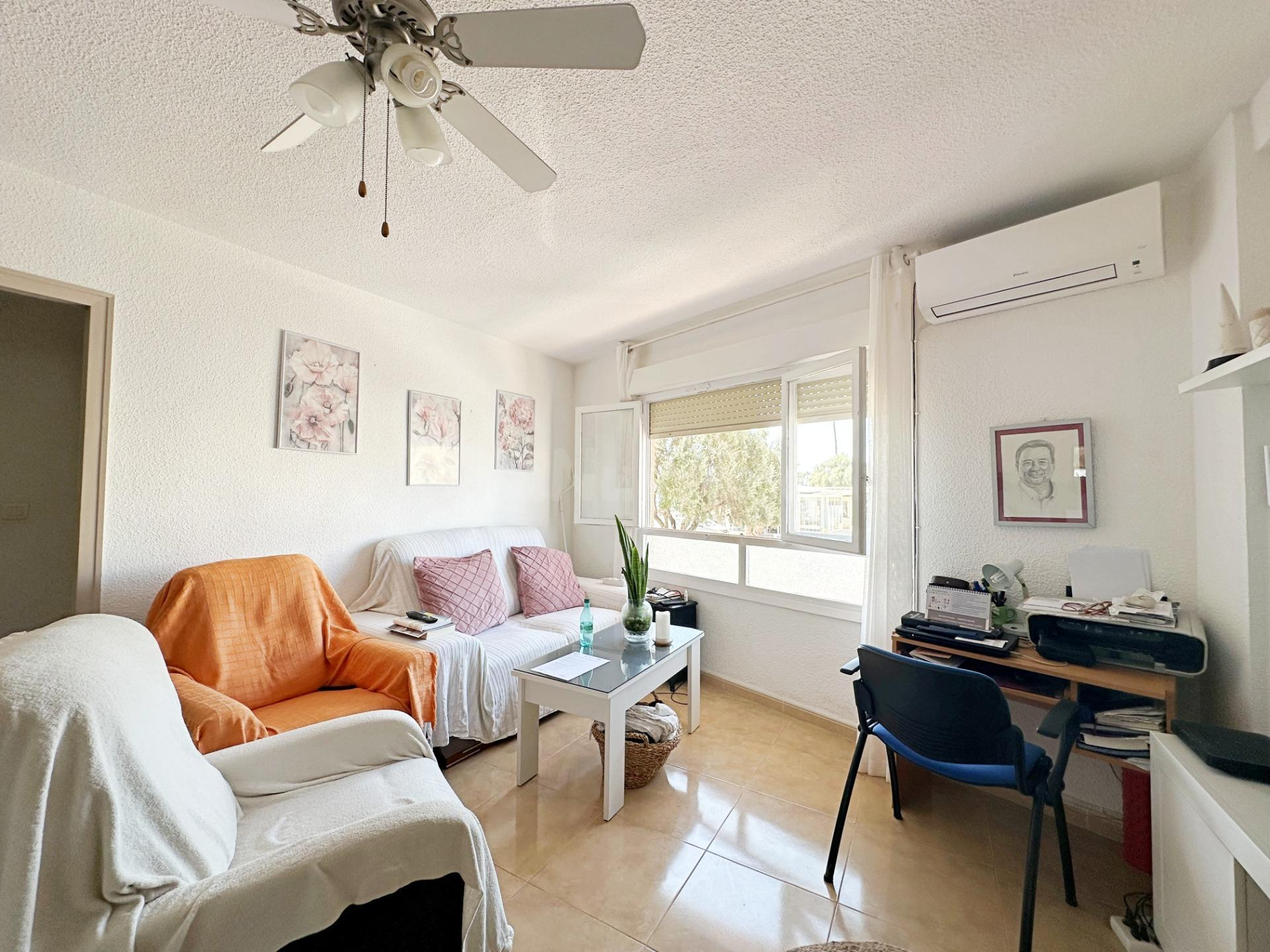 Apartamento de 2 dormitorios a pie de mar con vistas al Medi - foto 3