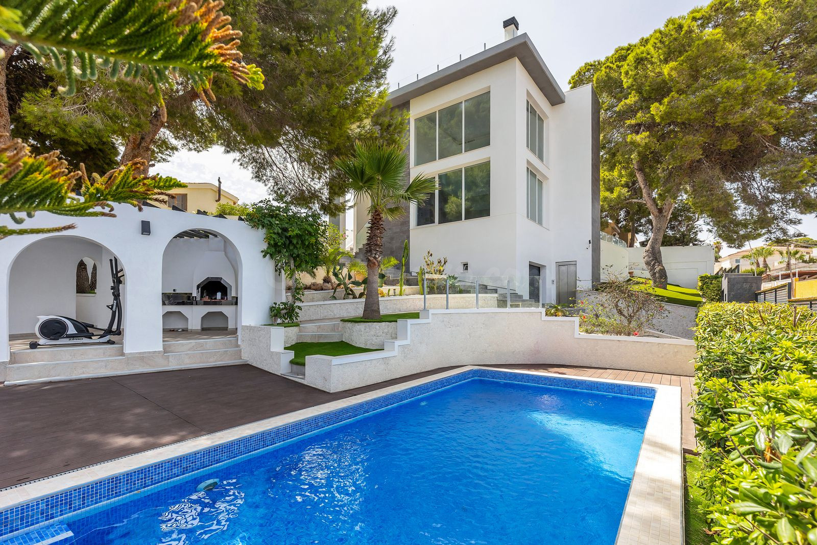 VILLA DE 5 DORMITORIOS Y 3 BAÑOS EN LOS BALCONES (TORREVIEJA - foto 5