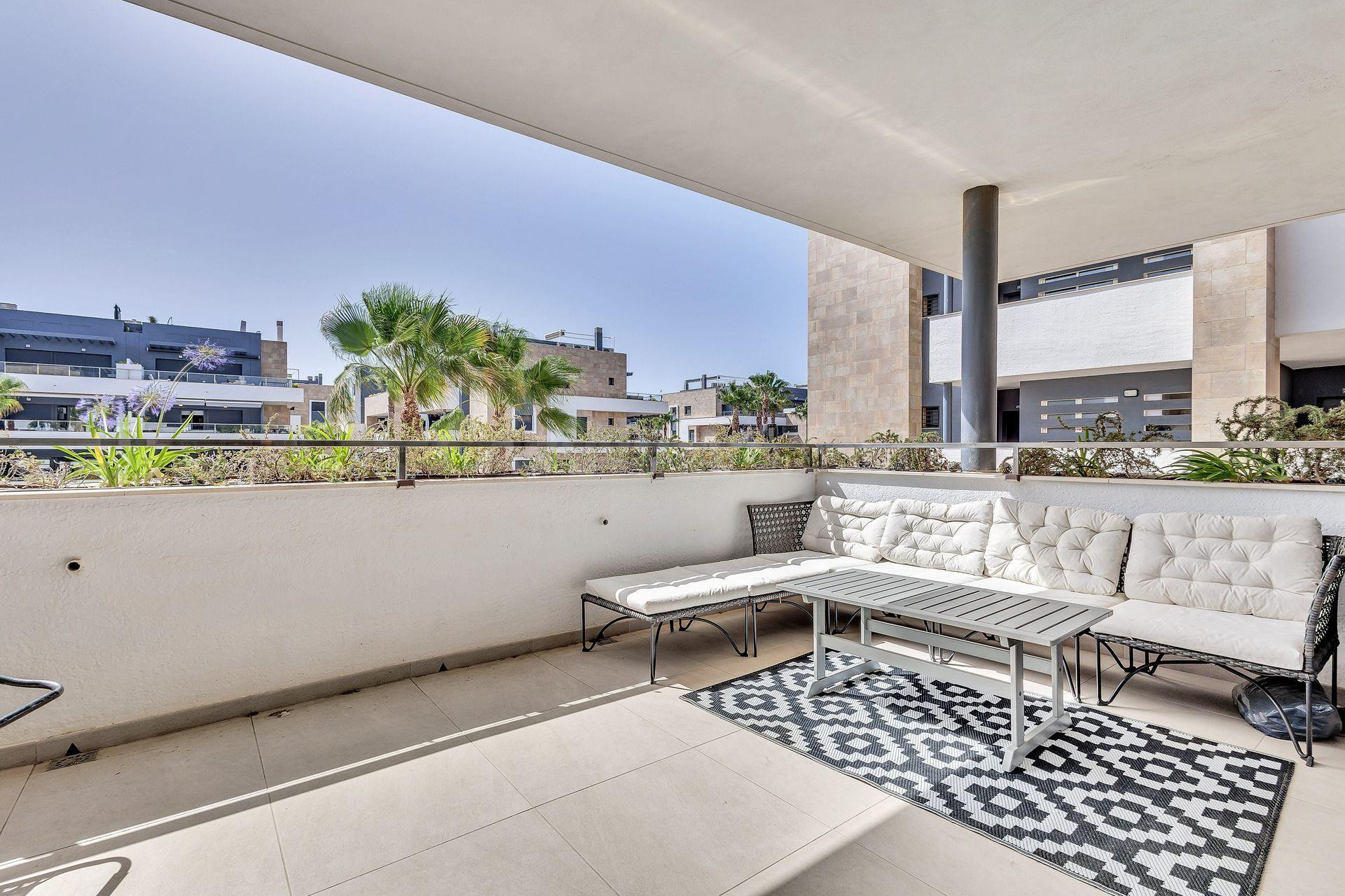 Apartamento de 3 dormitorios en Playa Flamenca - foto 5