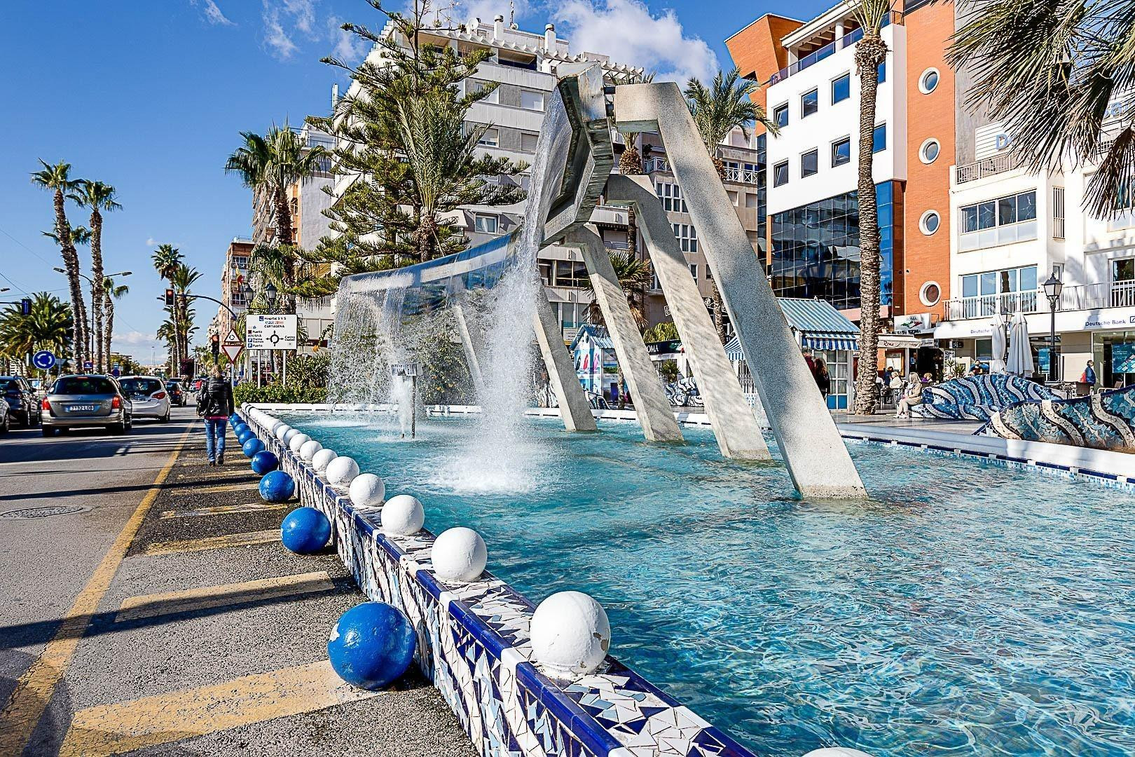 SE ALQUILA PLAZA DE GARAJE EN CENTRO DE TORREVIEJA ( ALICANT - foto 3