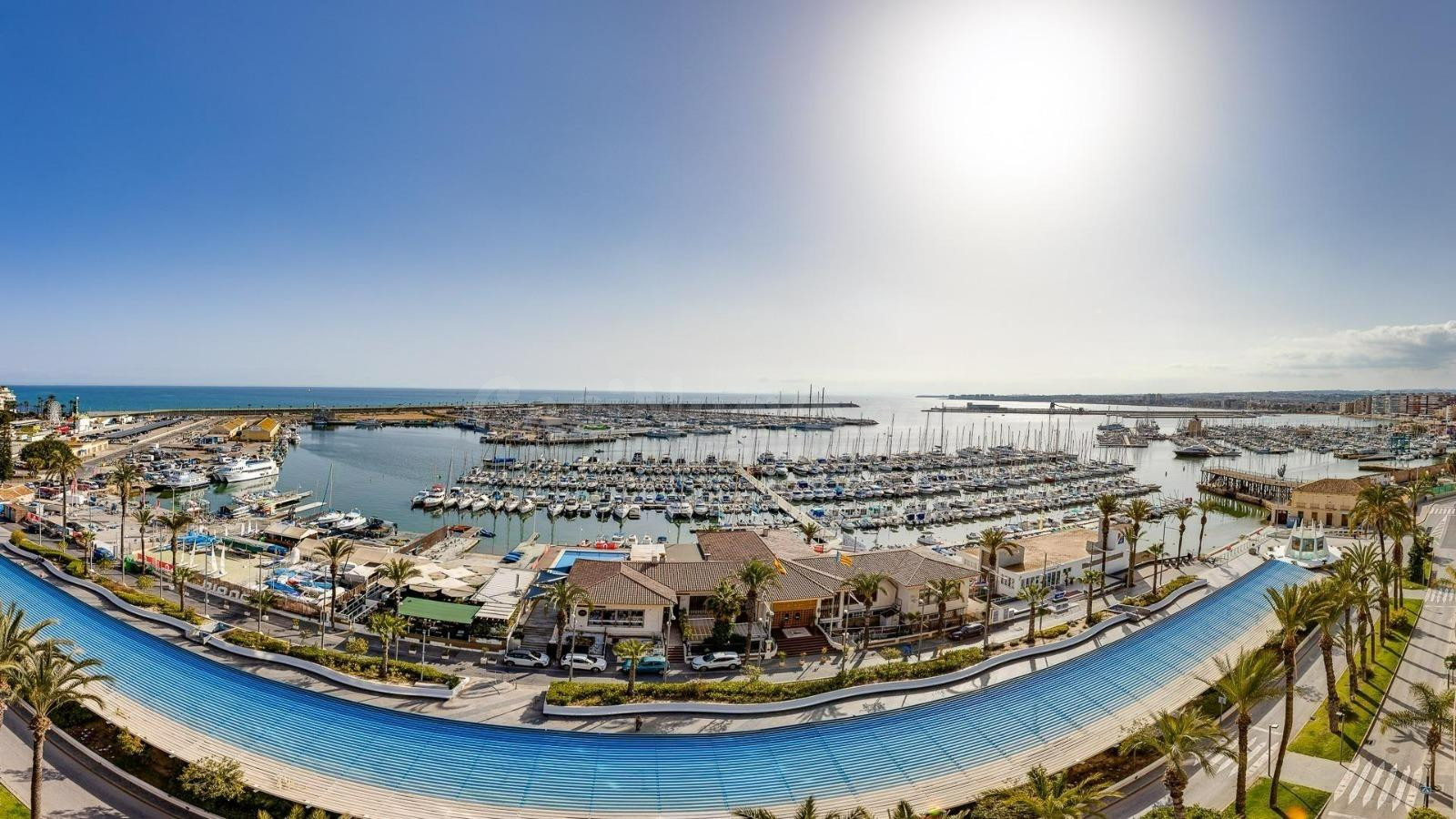 SE ALQUILA PLAZA DE GARAJE EN CENTRO DE TORREVIEJA ( ALICANT - foto 4