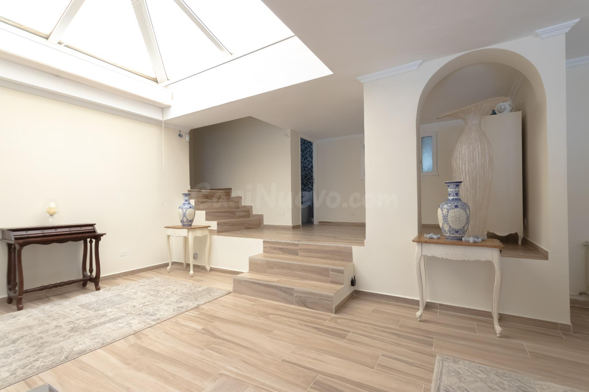 VILLA DE 4 DORMITORIOS, 3 BAÑOS, PISCINA Y JARDÍN EN DEHESA  - foto 5