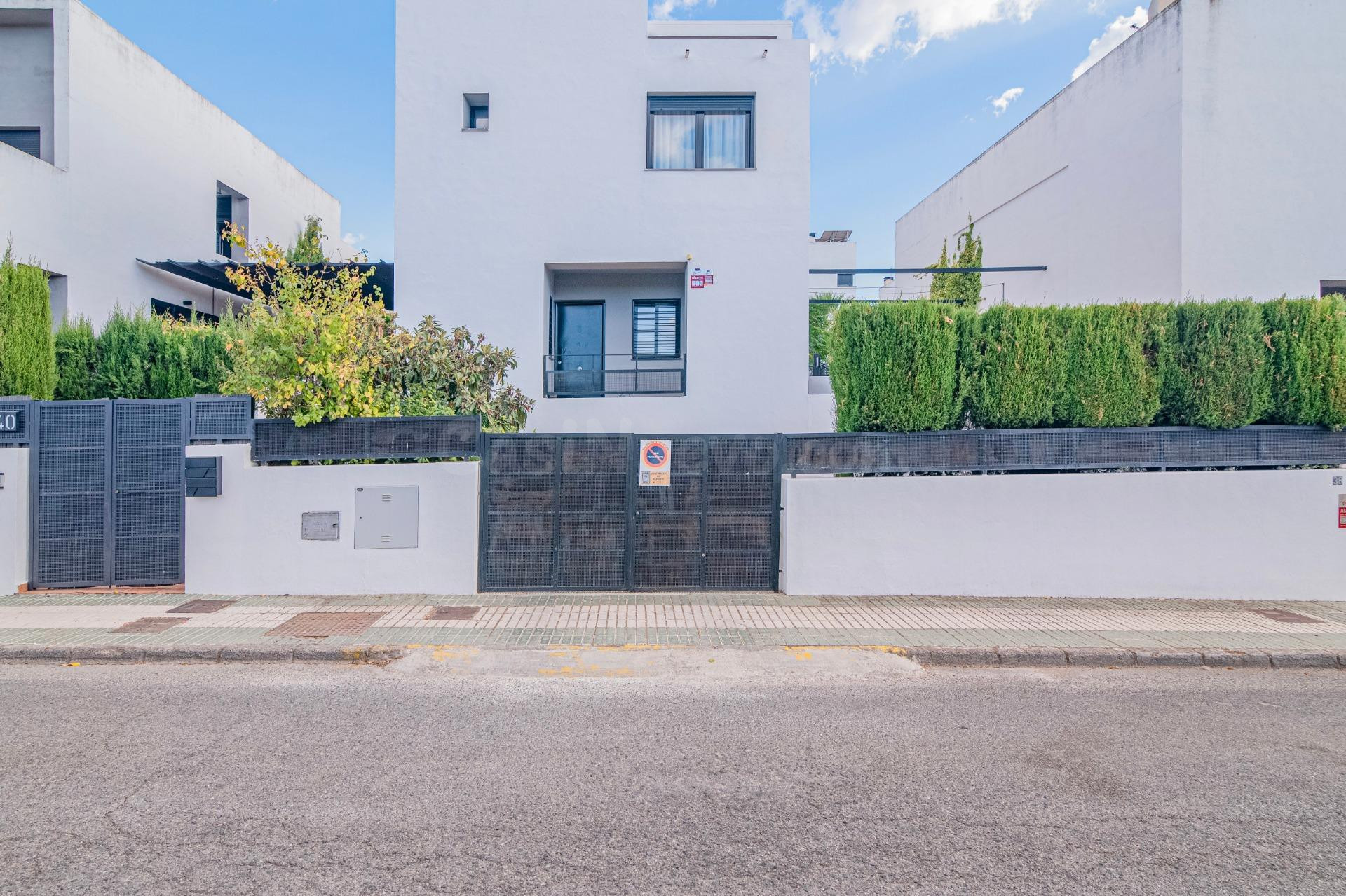 CHALET EN LOMA VERDE