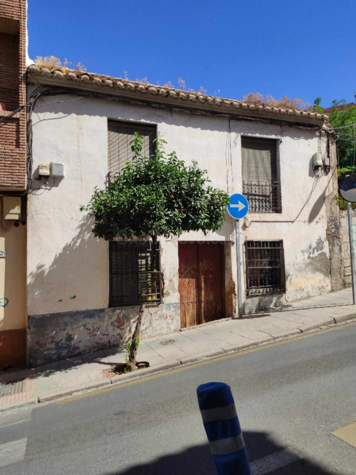 ¡OPORTUNIDAD EN PLENO CENTRO DE HUÉTOR VEGA!