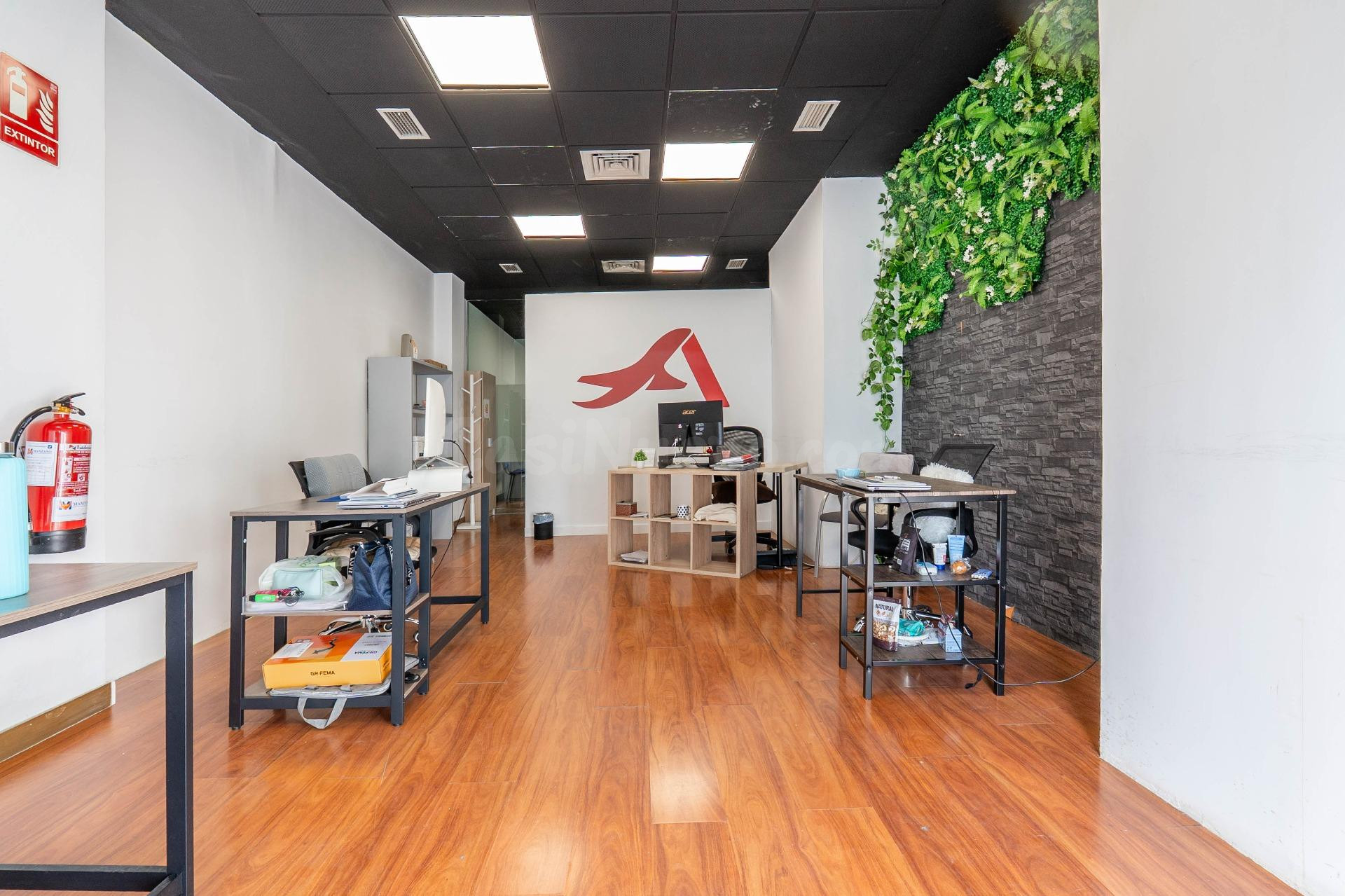 Edificio de 3 plantas destinado a oficinas junto a Centro Co - foto 5