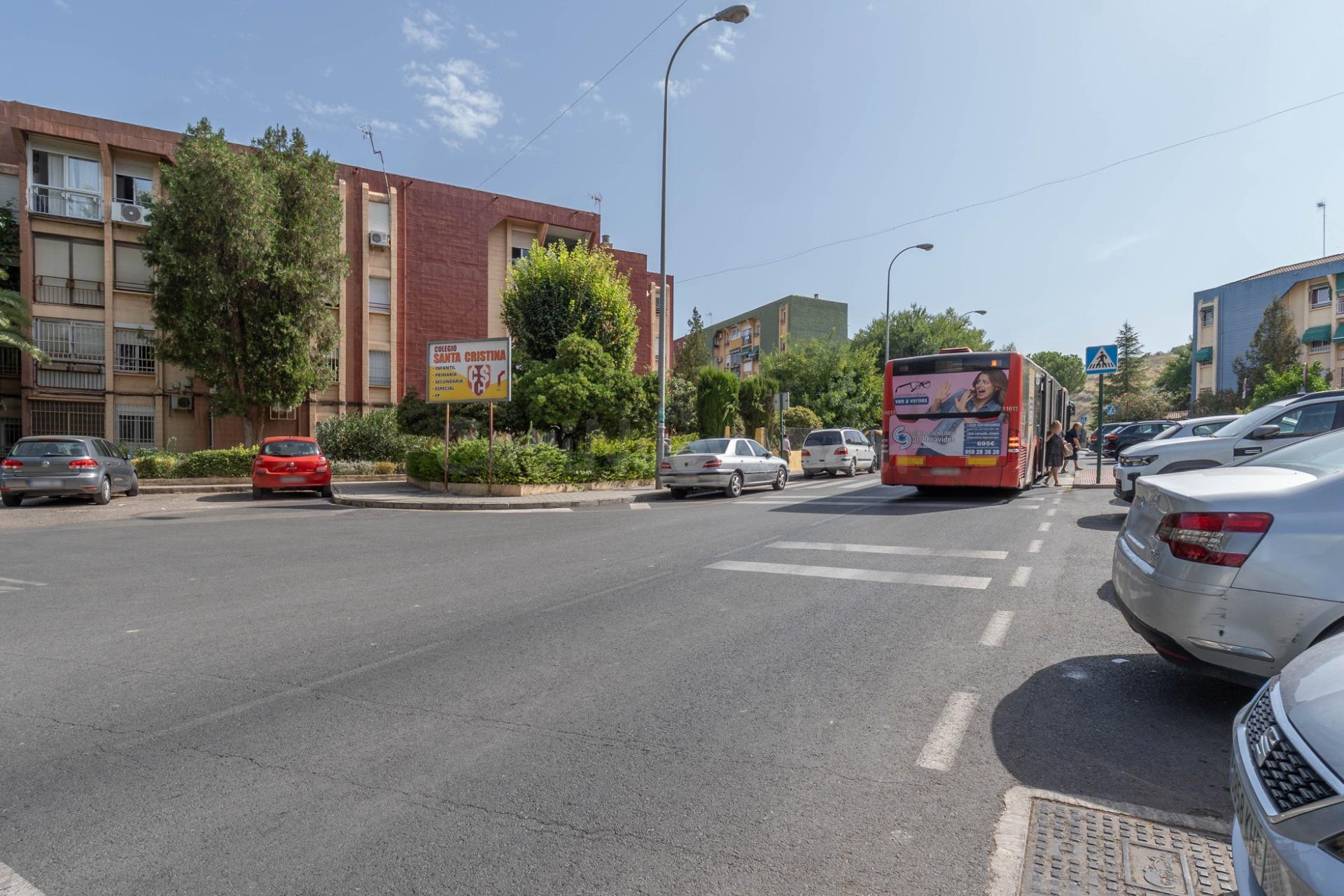 Piso de 5 dormitorios ideal para INVERSORES junto a edificio - foto 3