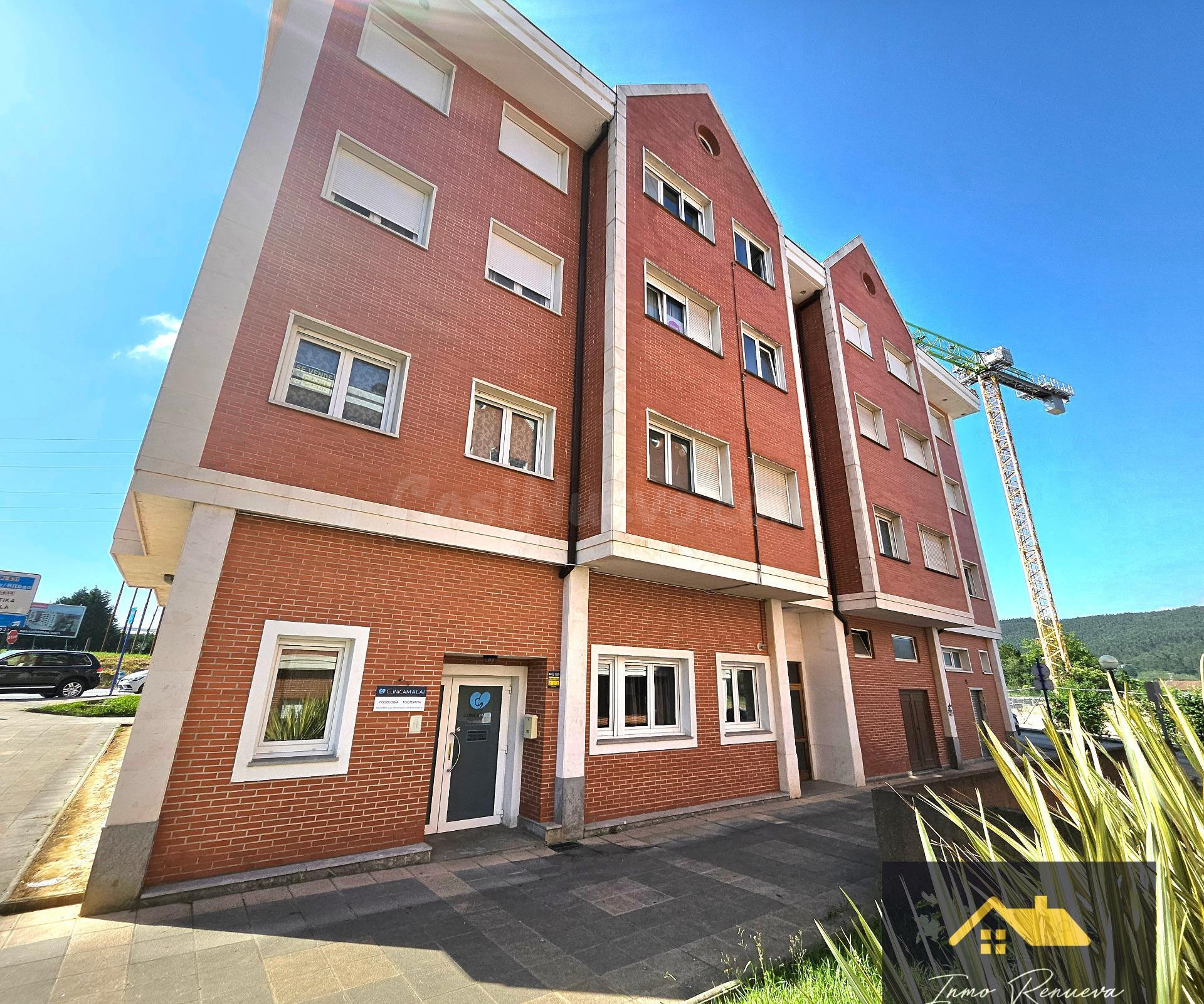 Se vende Local oficina con Ascensor en Mungía - foto 2