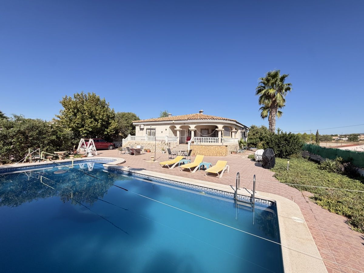 Villa 6 habitaciones 195m² en venta - Gea Y Truyols