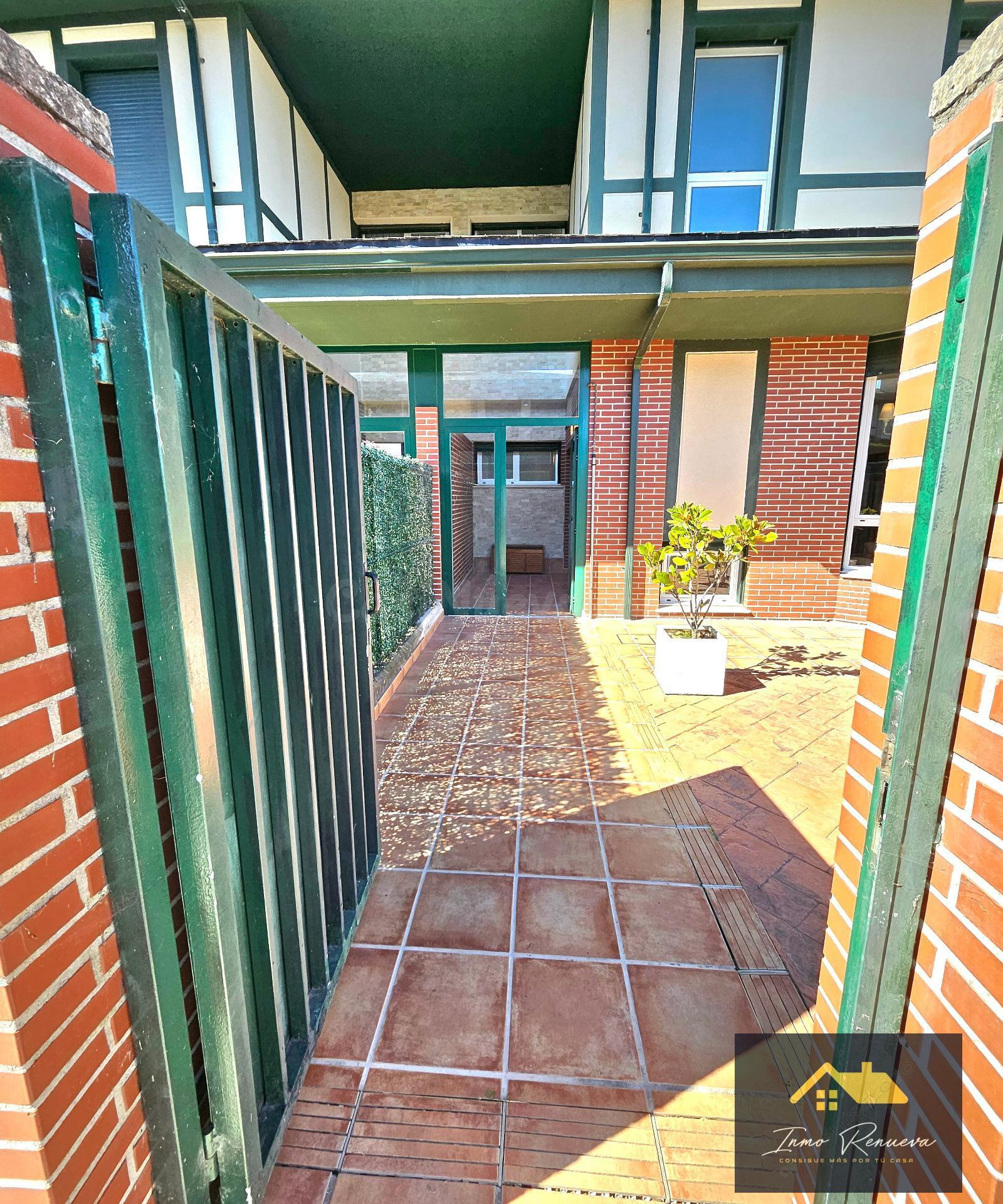Se vende Estupendo Chalet con piscinas comunitarias en Sámano, Castro Urdiales - foto 3