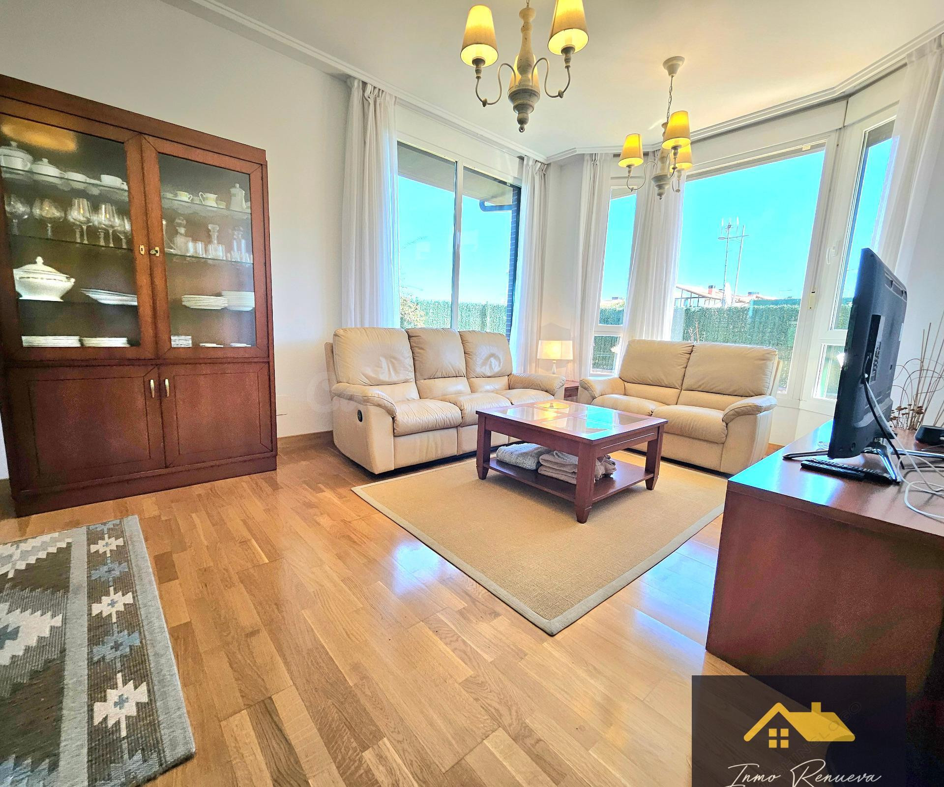 Se vende Estupendo Chalet con piscinas comunitarias en Sámano, Castro Urdiales - foto 5