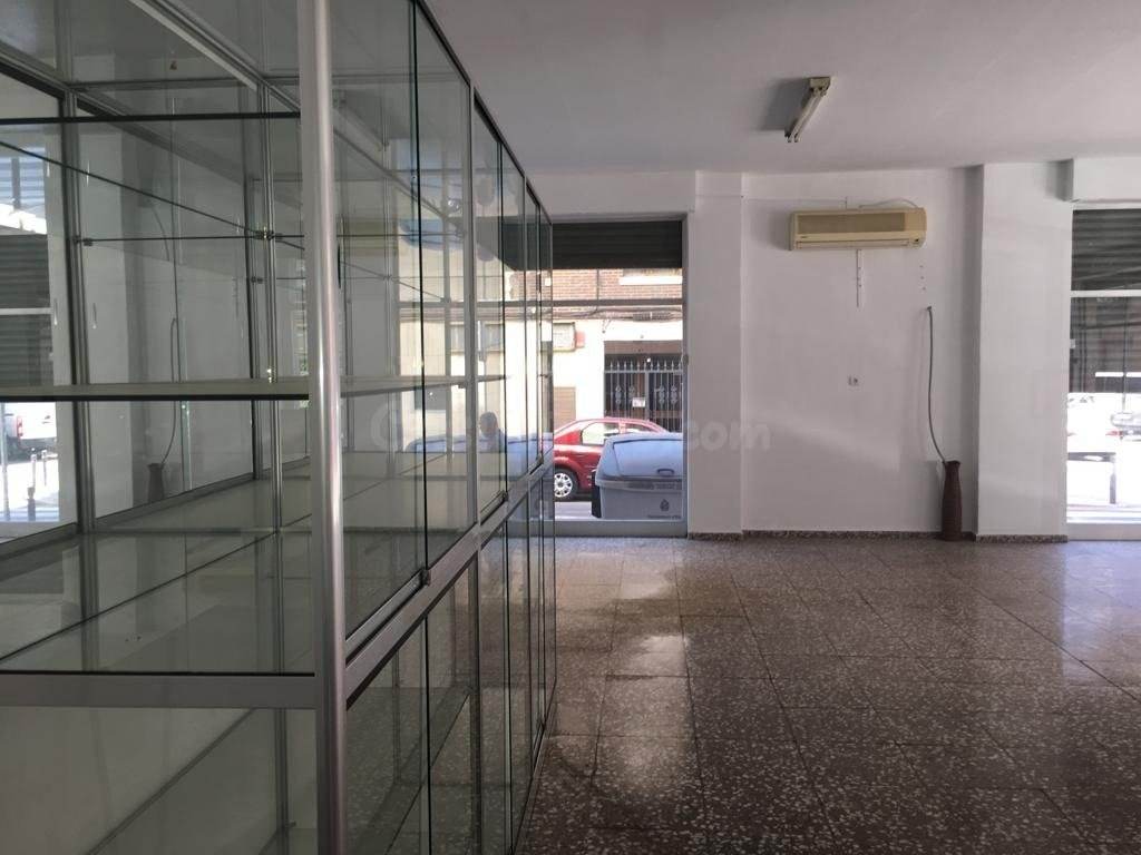 SE ALQUILA LOCAL COMERCIAL ZONA PLAZA CREVILLENTE