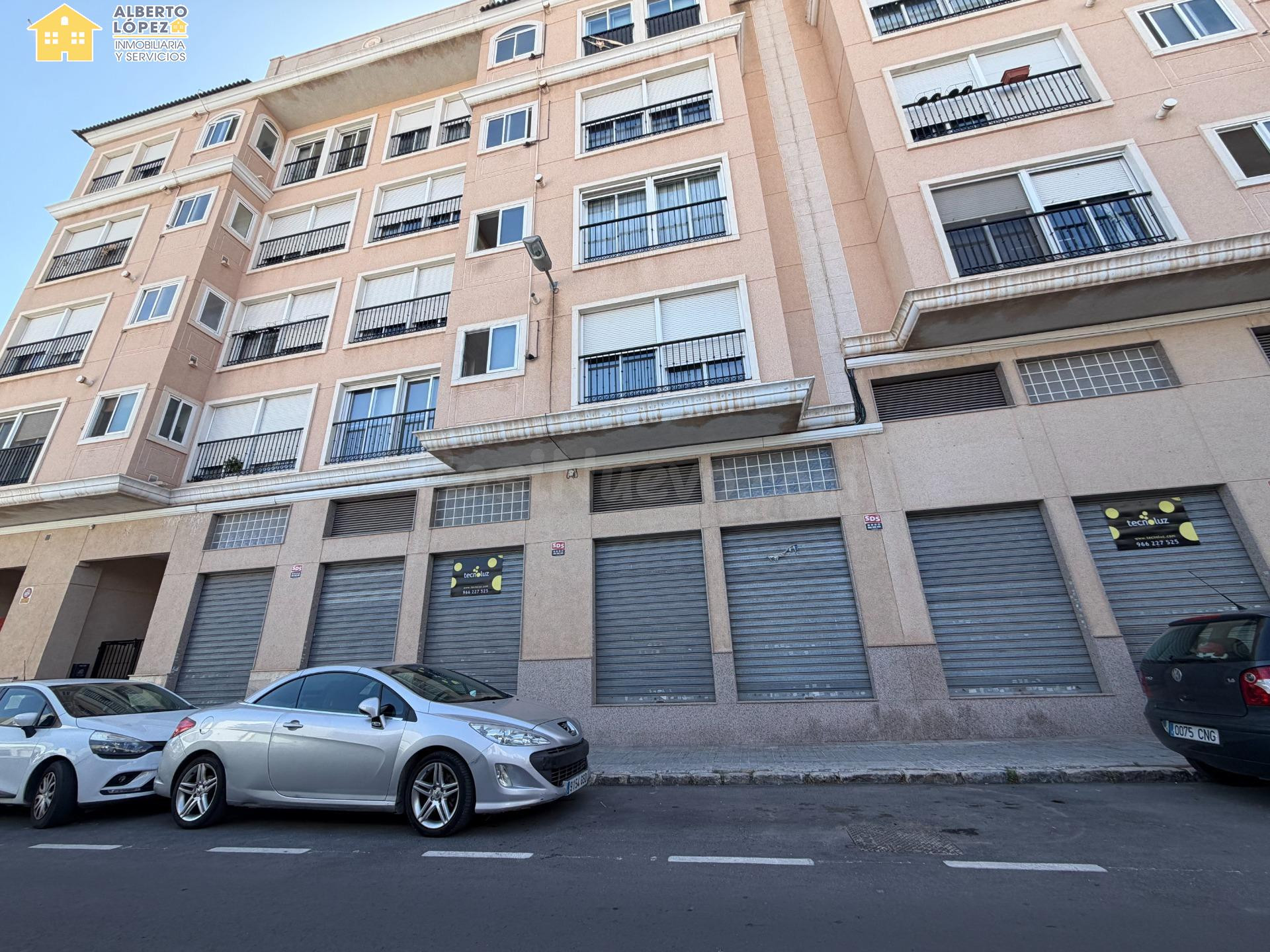 Plaza de garaje amplia en venta en Elche - foto 2