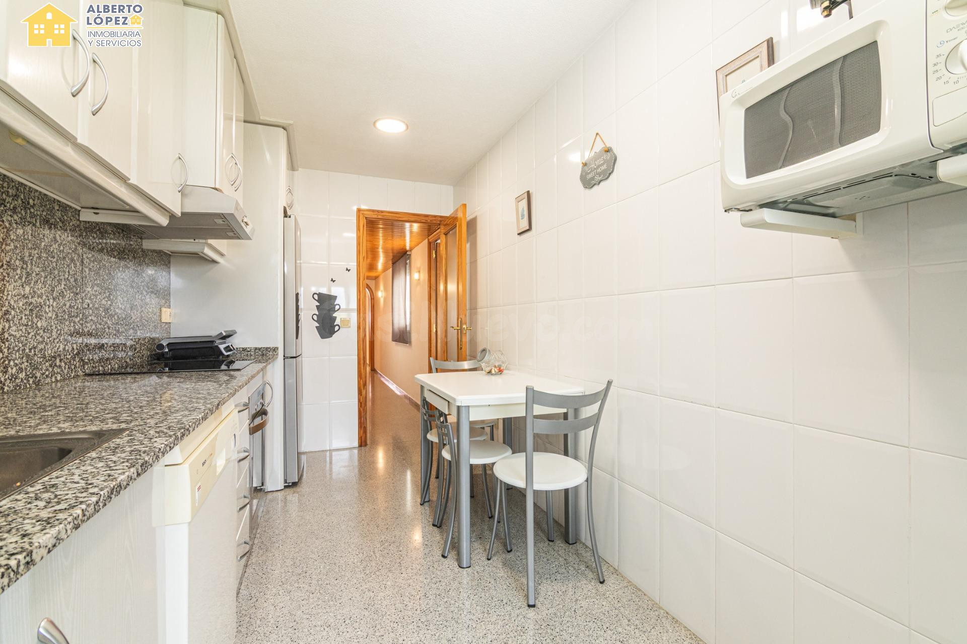 Venta vivienda VPO con plaza de garaje en Elche ciudad. - foto 2