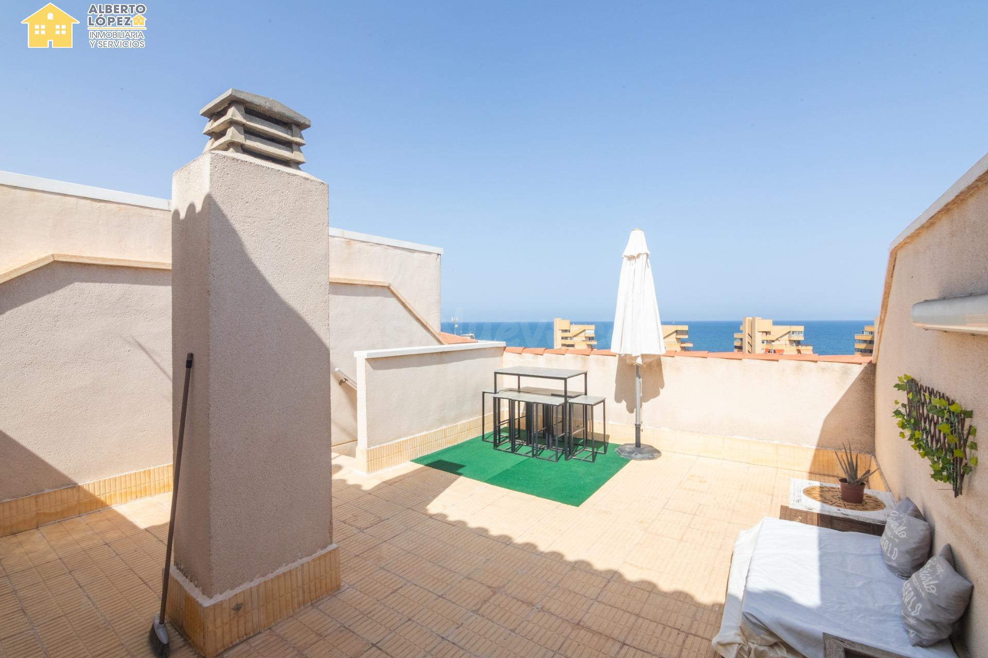 Ático con vistas definitivas al mar y terraza de uso privado - foto 3