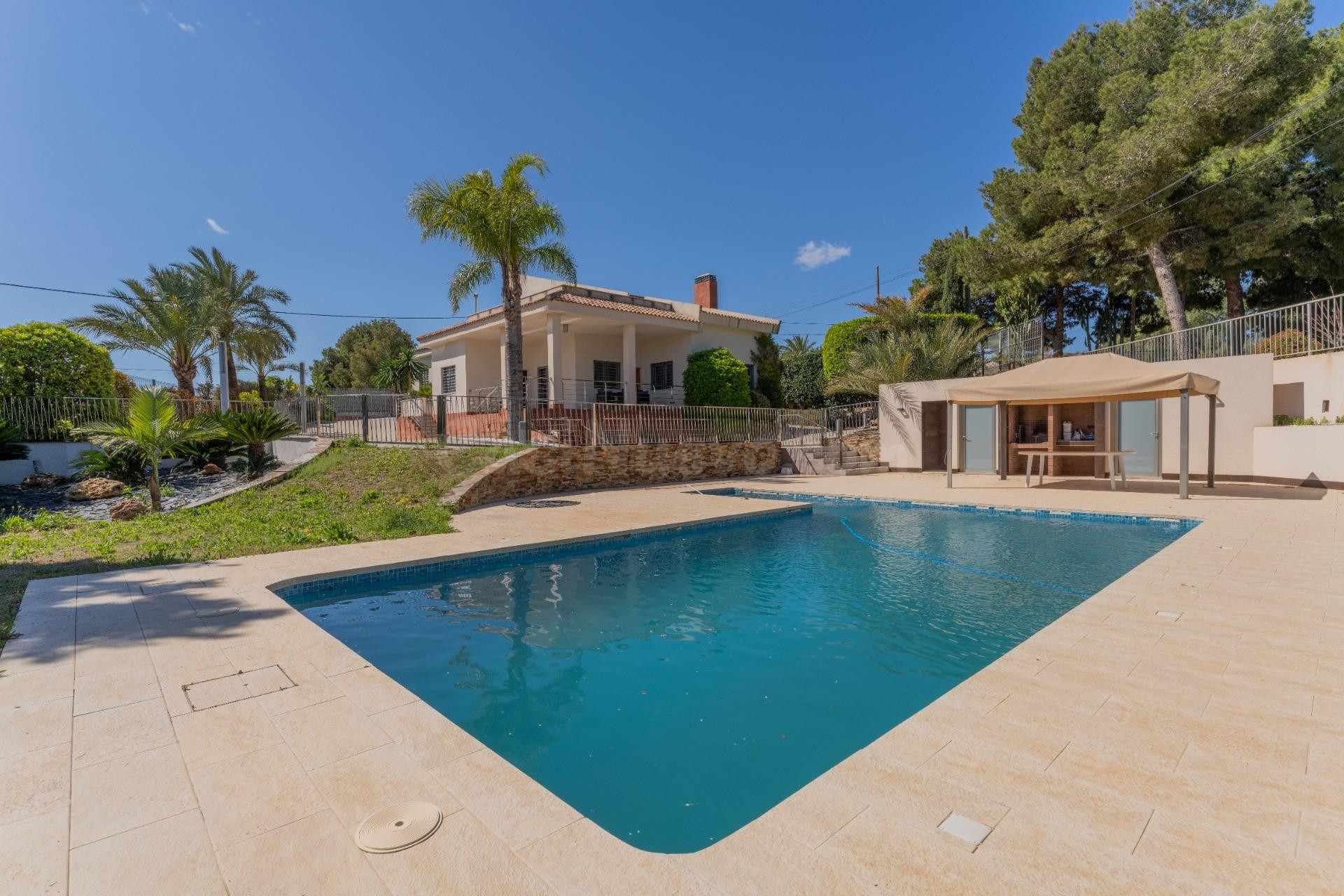 FANTASTICA VILLA DE 500 m2 CONSTRUIDOS PEÑA DE LAS AGUILAS S - foto 2