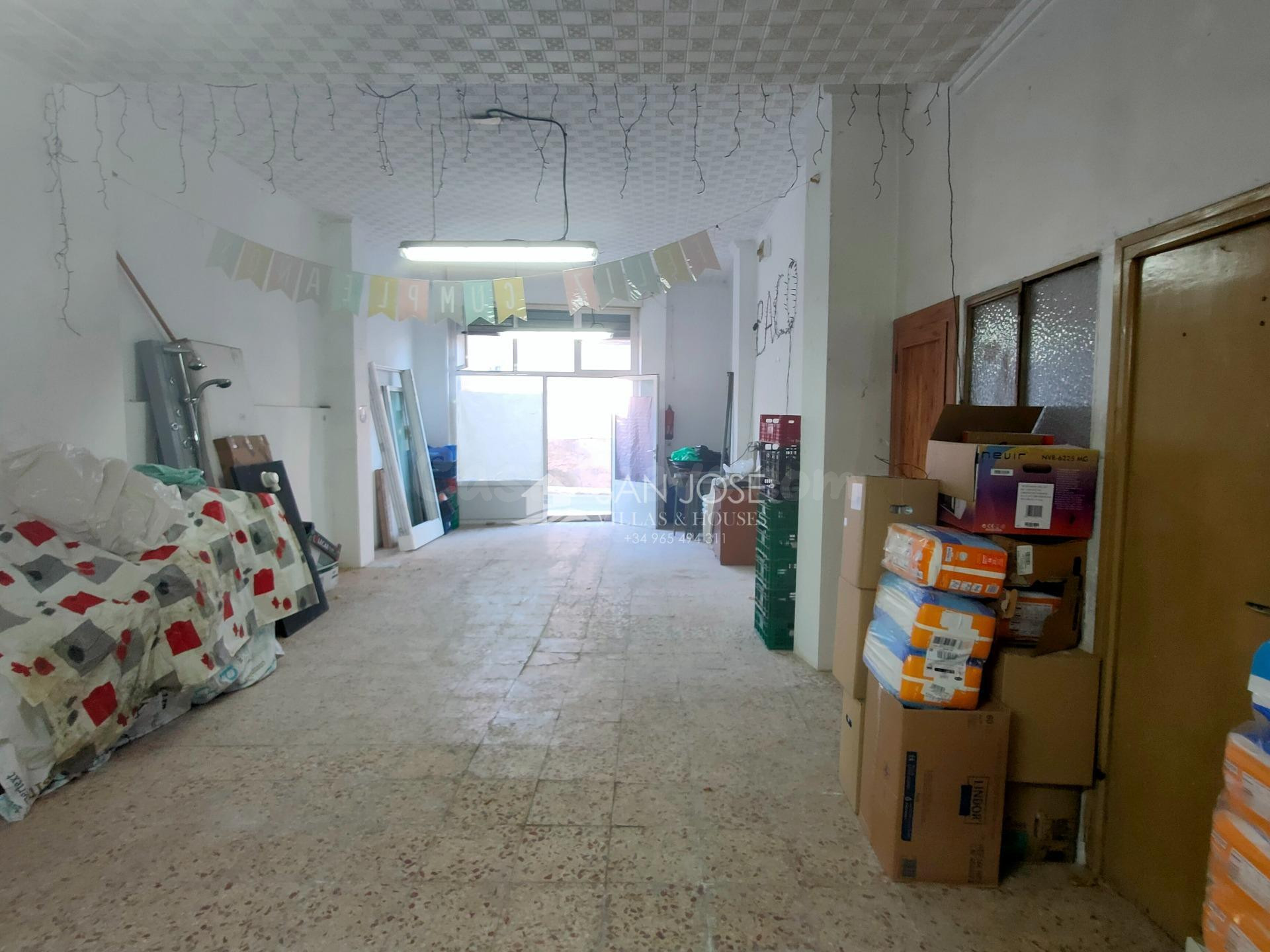 SE VENDE LOCAL COMERCIAL CON AGUA Y LUZ EN ASPE