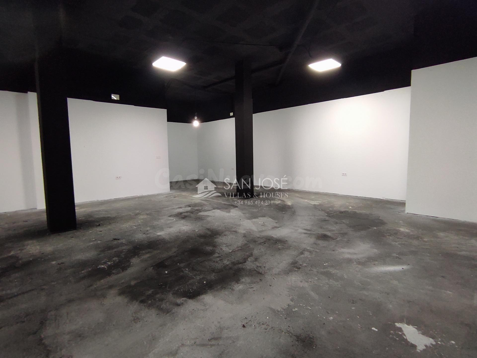 SE VENDE O ALQUILA CON OPCIÓN COMPRA LOCAL COMERCIAL DIÁFANO - foto 4